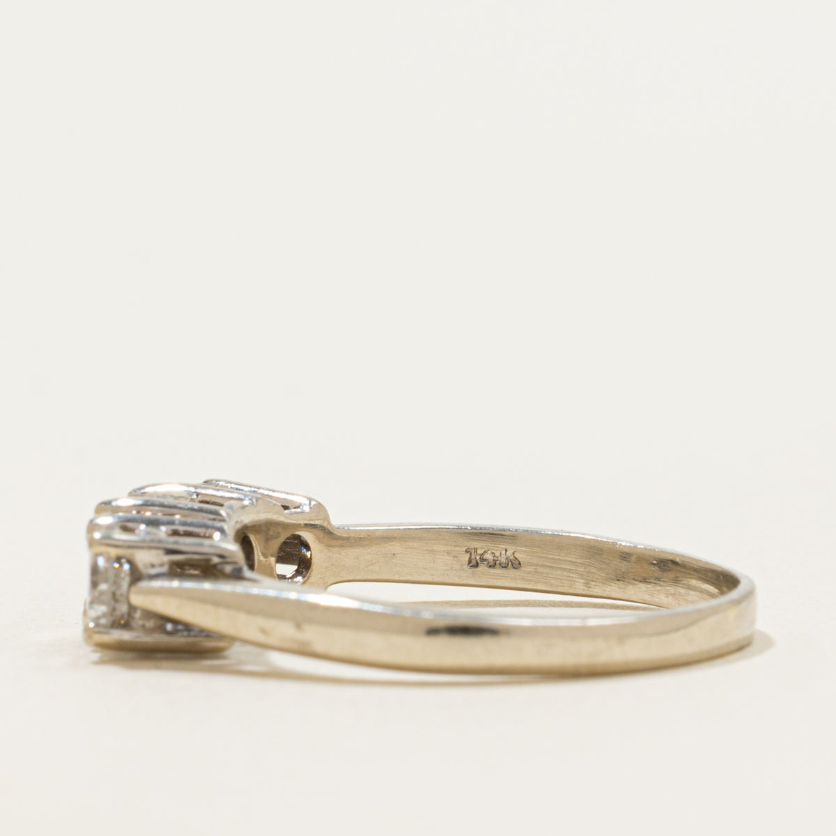 14k Three Stone Diamond Ring | 0.28ct | SZ 7