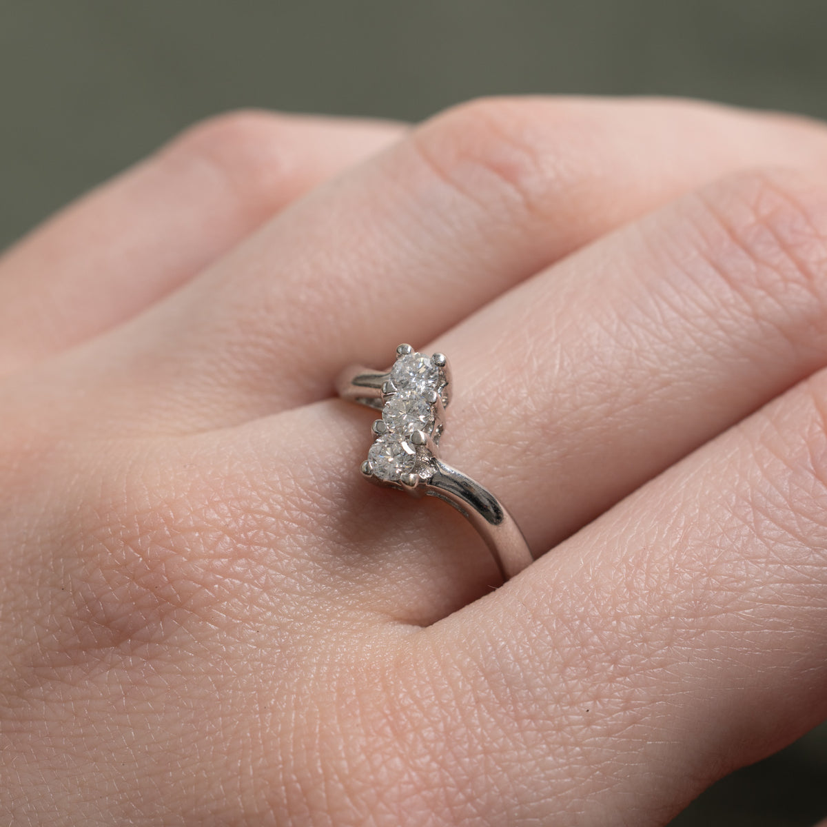 18k Three Stone Diamond Bypass Ring | 0.12ct | SZ 8