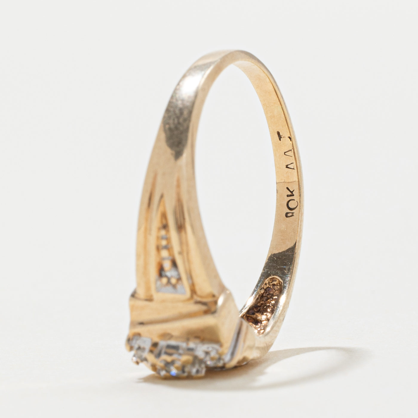 10k Diamond Column Geometric Ring | SZ 7.75
