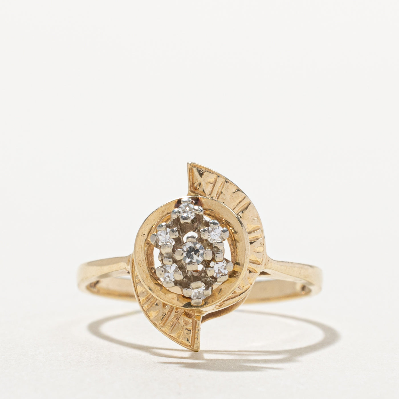 14k Diamond Cluster Textured Ring | SZ 6.75