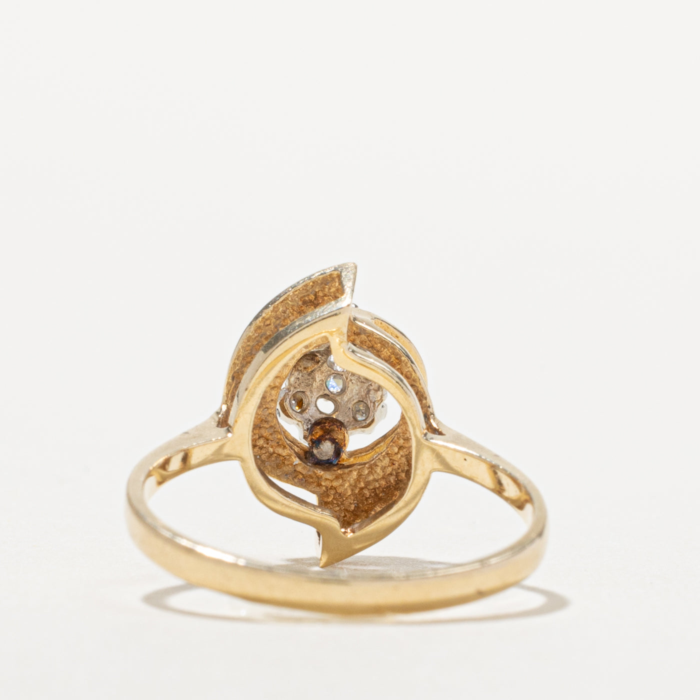 14k Diamond Cluster Textured Ring | SZ 6.75