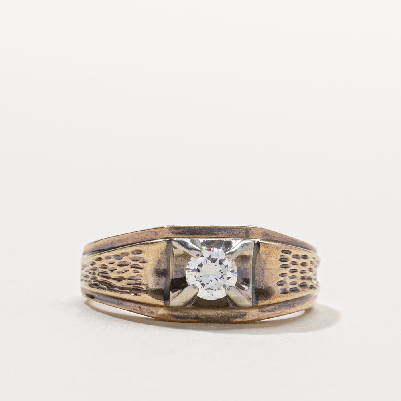 10k Round Brilliant Cut Diamond Textured Ring | SZ 9 10k Round Brilliant Cut Diamond Textured Ring | SZ 9