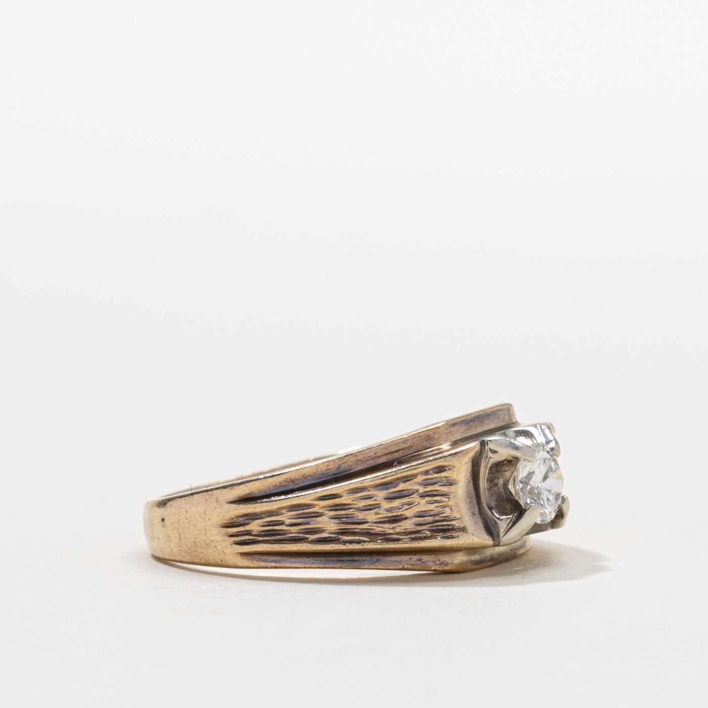 10k Round Brilliant Cut Diamond Textured Ring | SZ 9