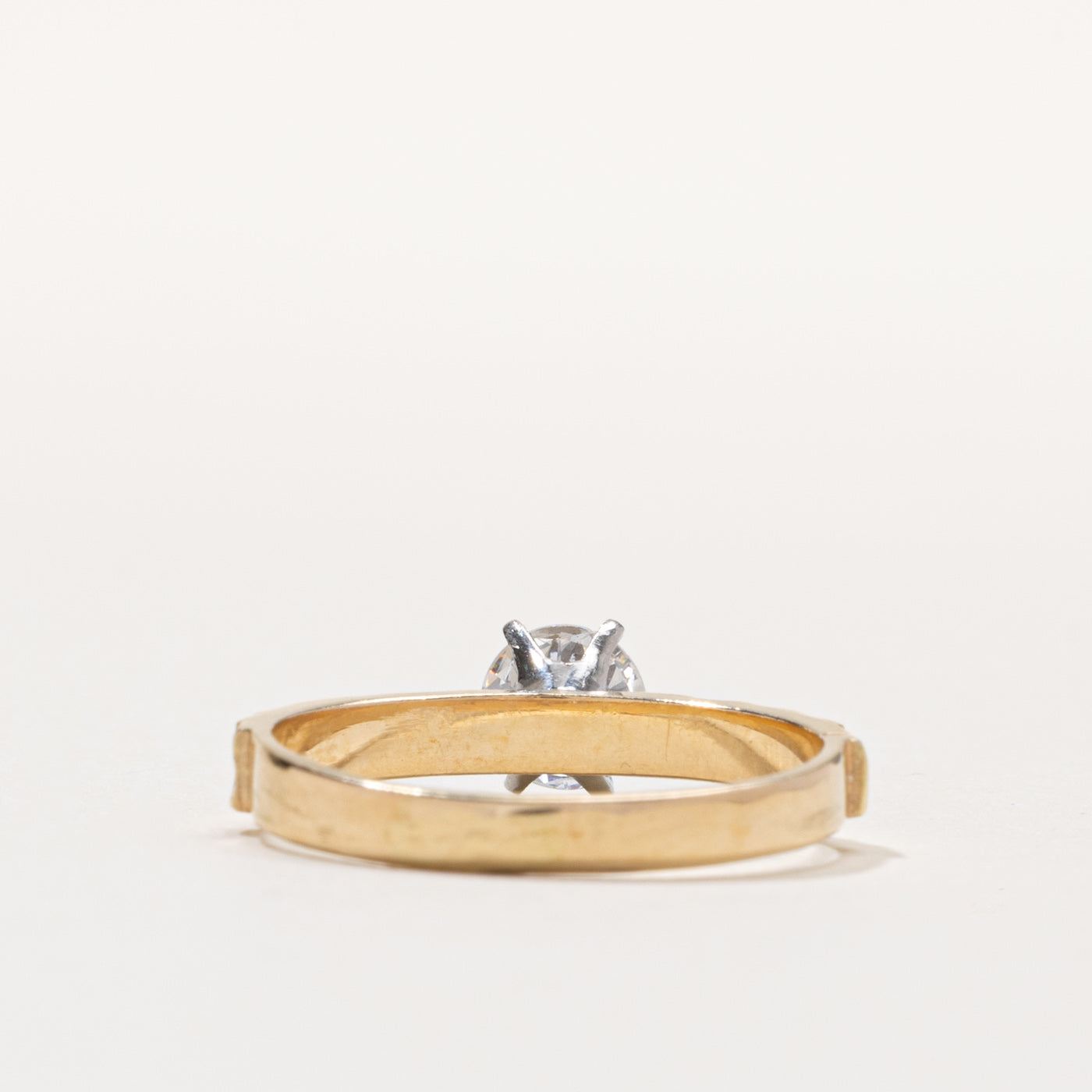 14k Round Brilliant Diamond Textured Ring | 0.64 SI1/SI2 H/I | SZ 7.5