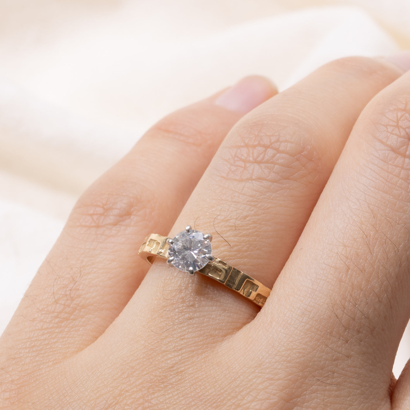 14k Round Brilliant Diamond Textured Ring | 0.64 SI1/SI2 H/I | SZ 7.5