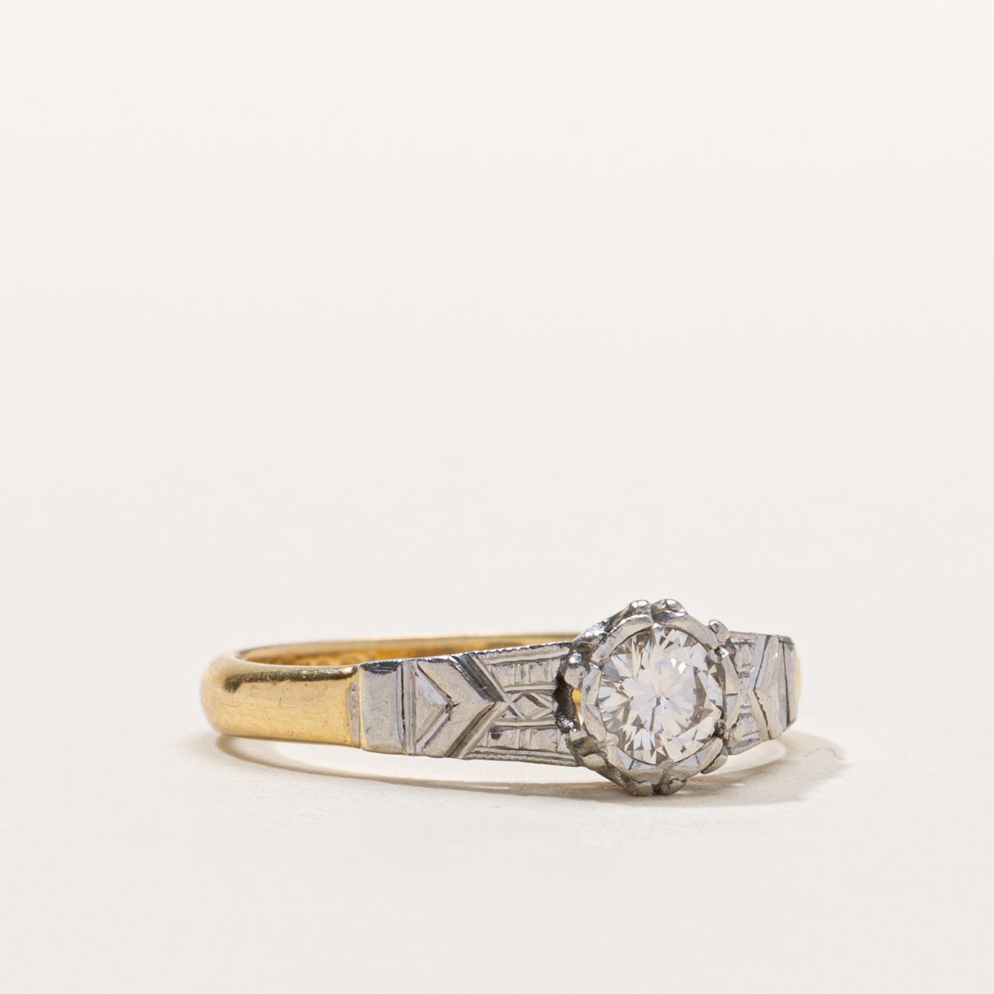 18k & Platinum Round Brilliant Diamond Engraved Ring | 0.29ct SI2/I1 H | SZ 5.75