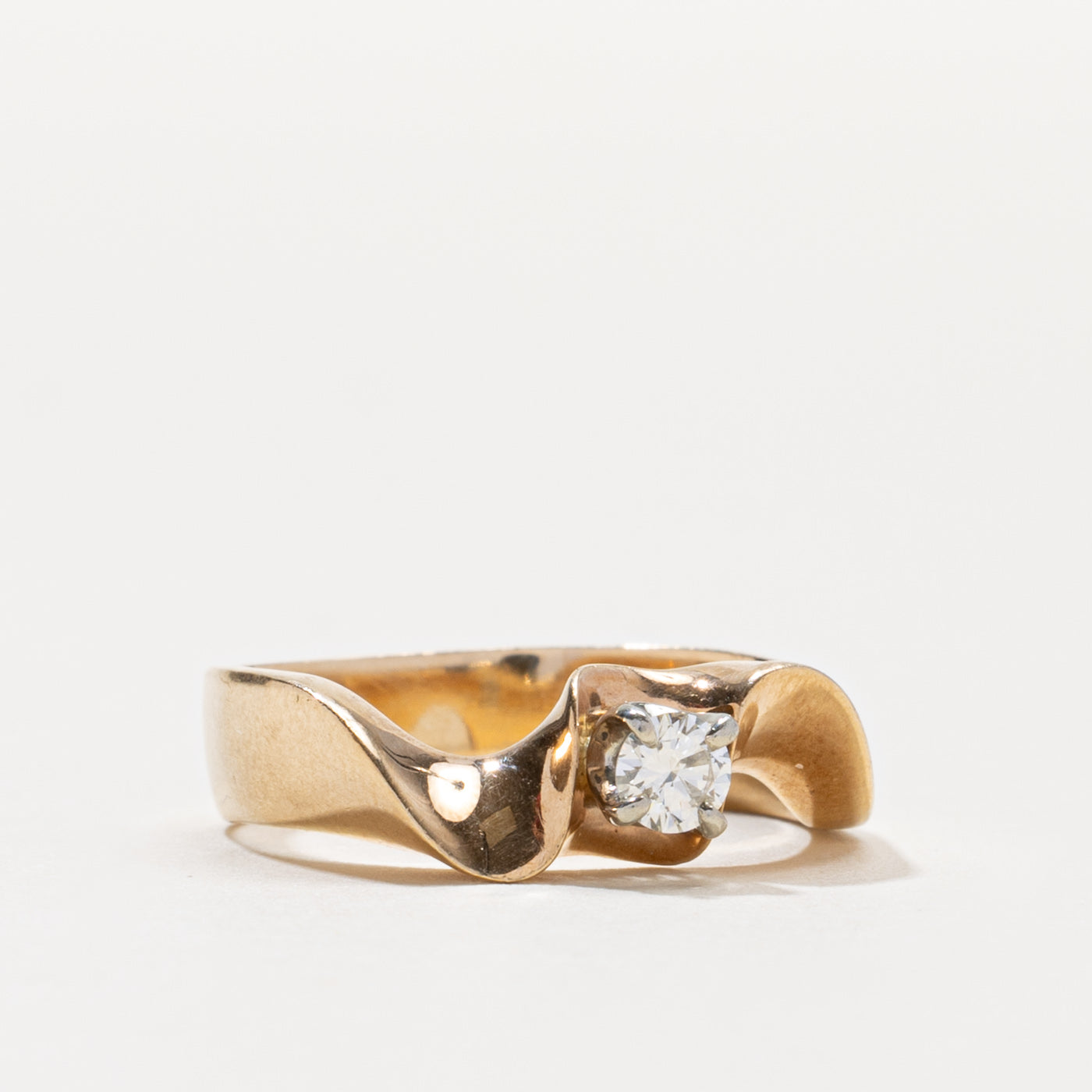 10k Diamond Wave Design Ring | 0.16ctw | SZ 6.75