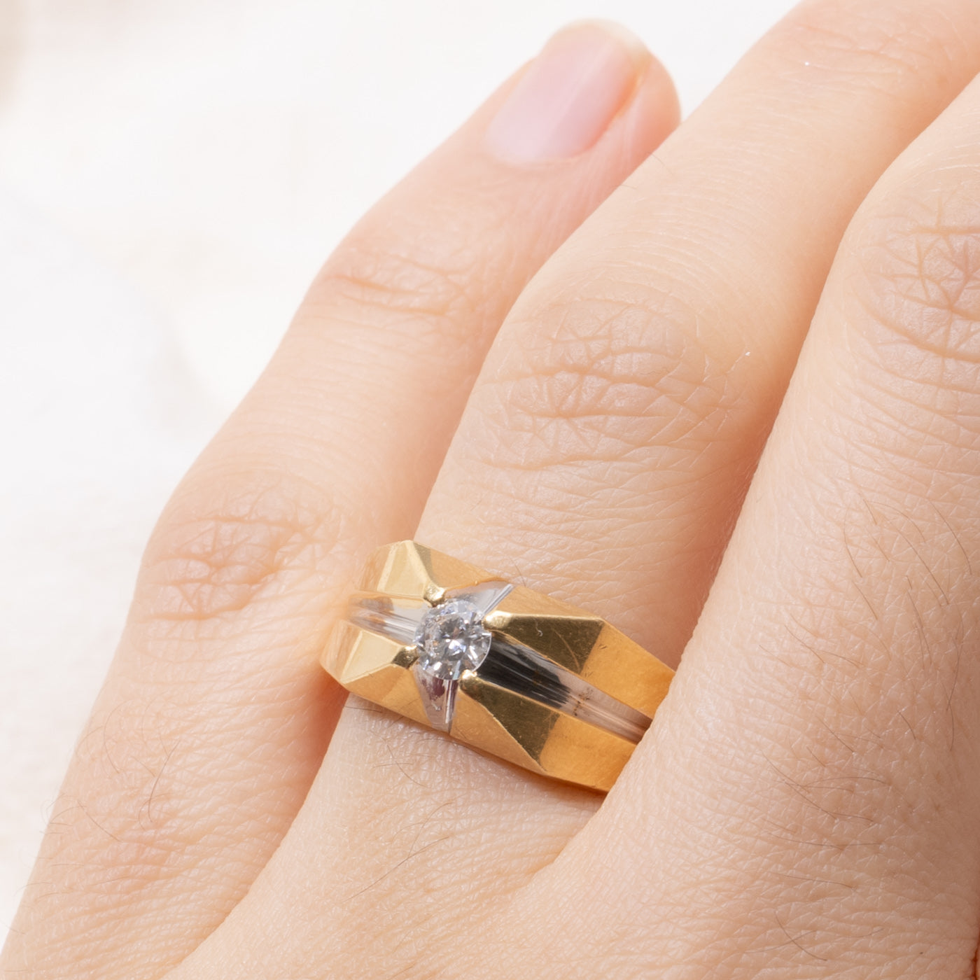 18k Round Brilliant Cut Diamond Grooved Ring | 0.24ct | SZ 9.5