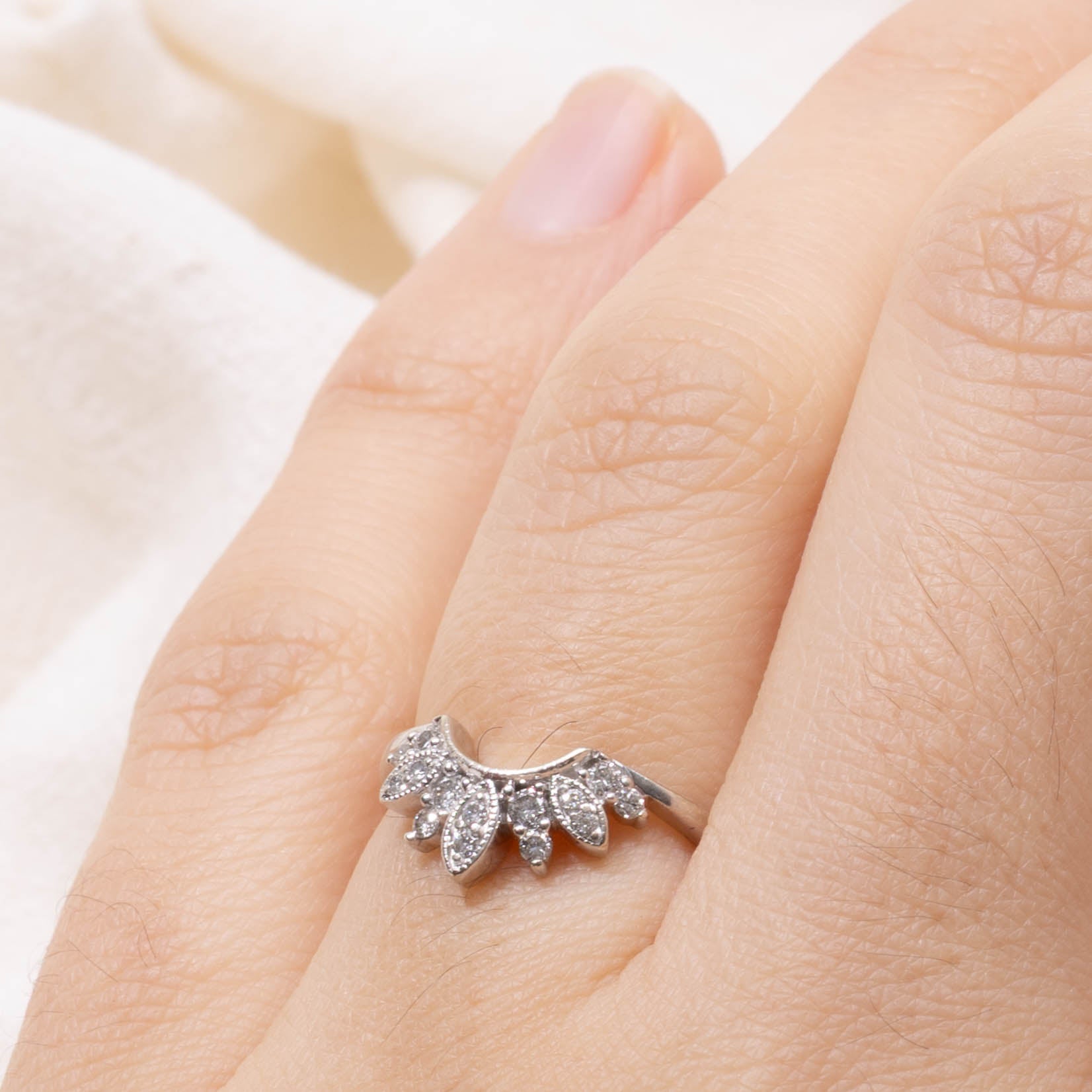 10k Diamond Floral Contour Ring | 0.14ctw | SZ 4.75