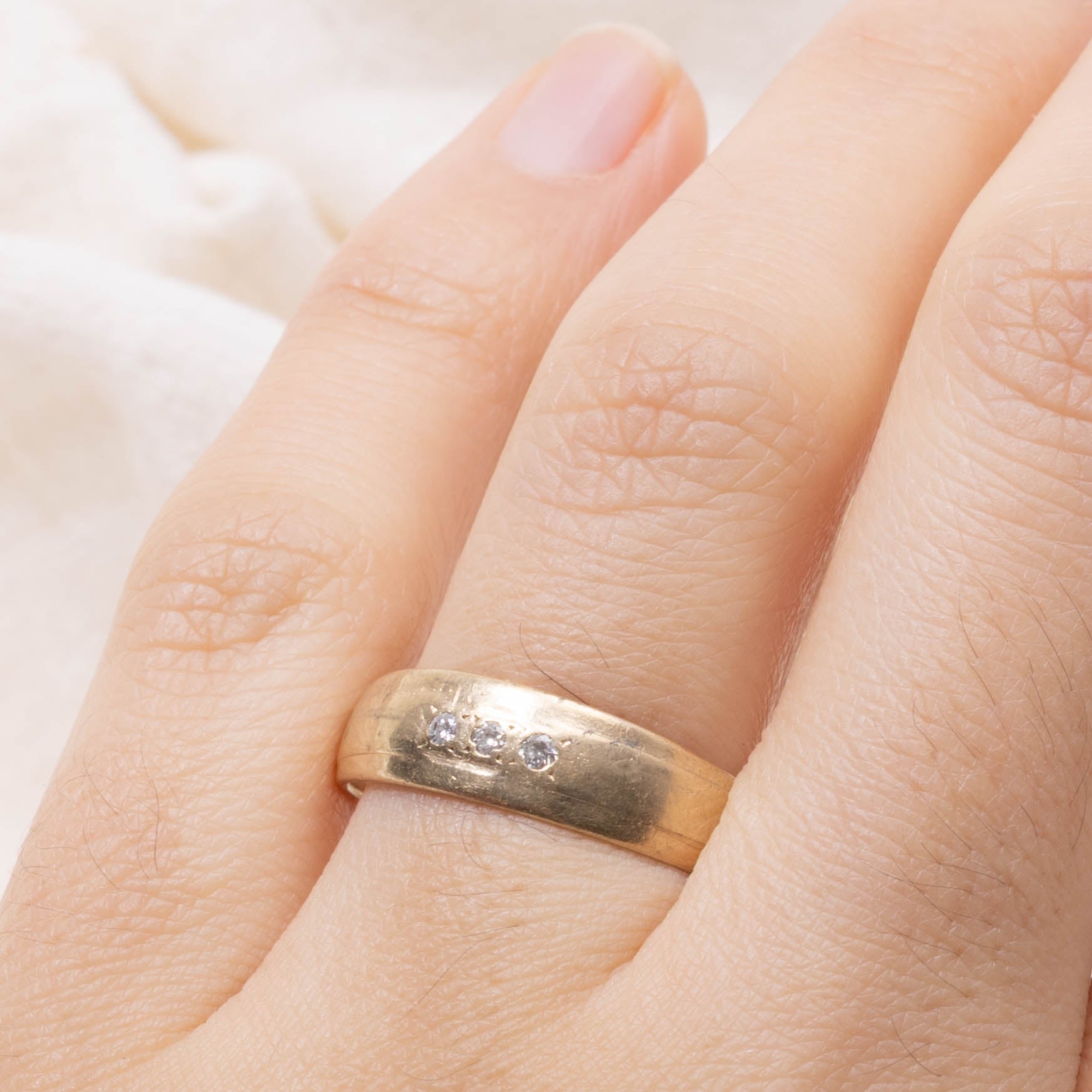 10k Three Stone Diamond Band | SZ 9