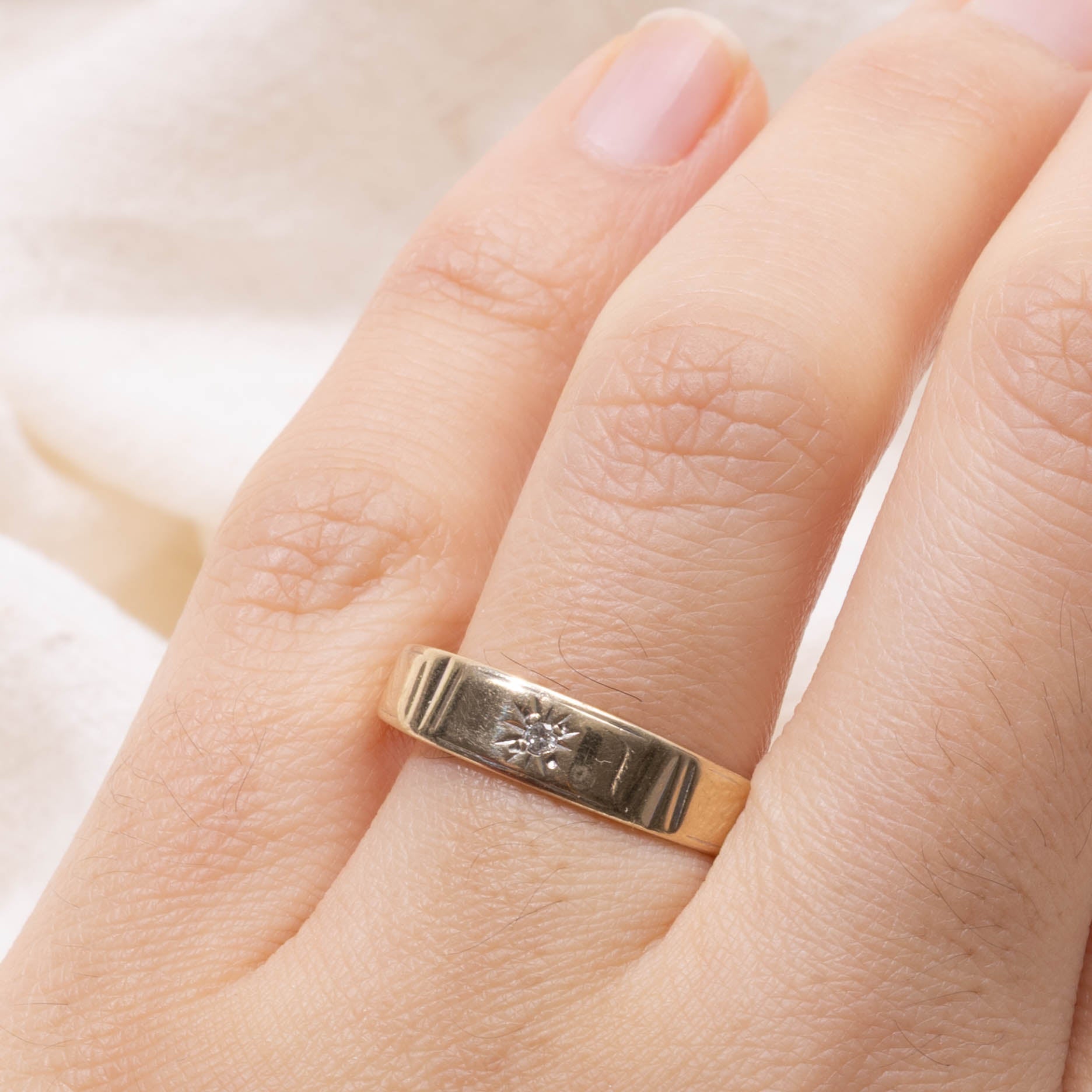 10k Star Set Diamond Band | SZ 8.25