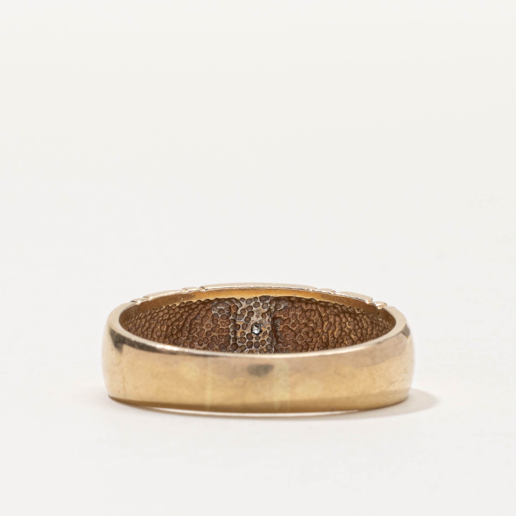 10k Diamond Geometric Engraved Band | SZ 10