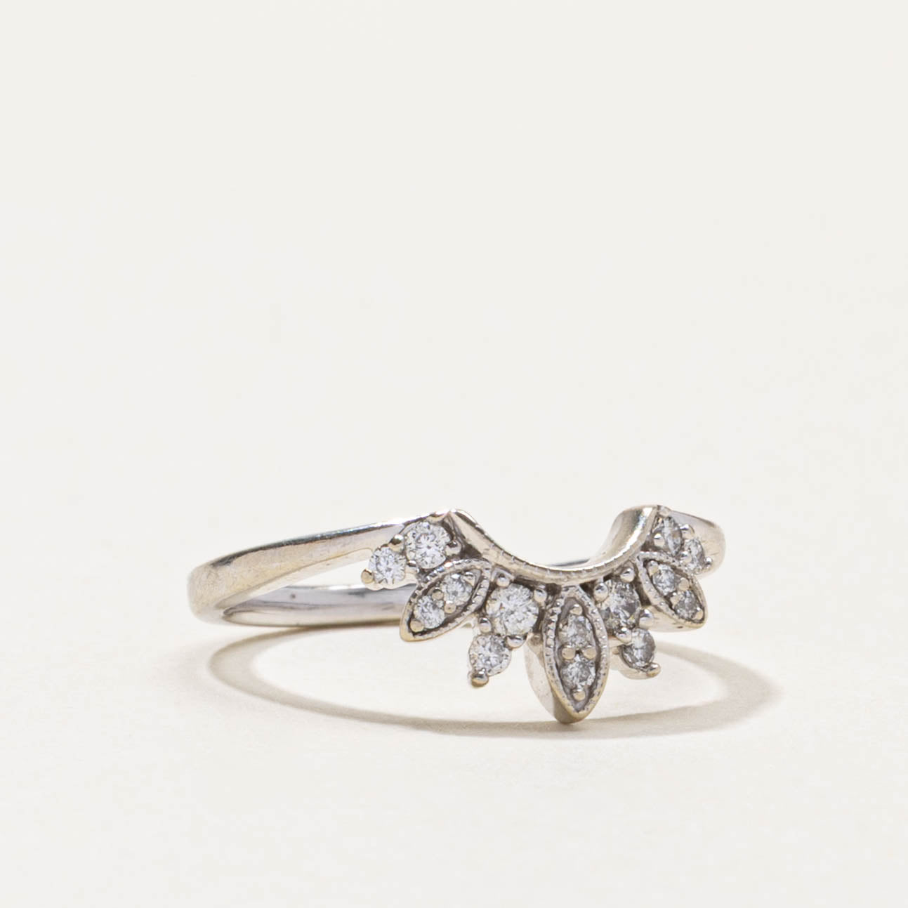 10k Diamond Floral Contour Ring | 0.14ctw | SZ 4.75