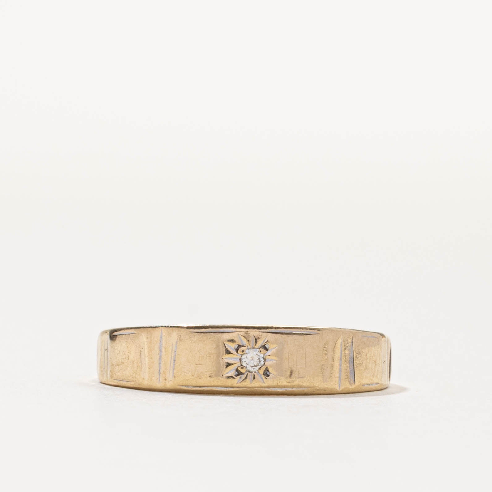 10k Star Set Diamond Band | SZ 8.25