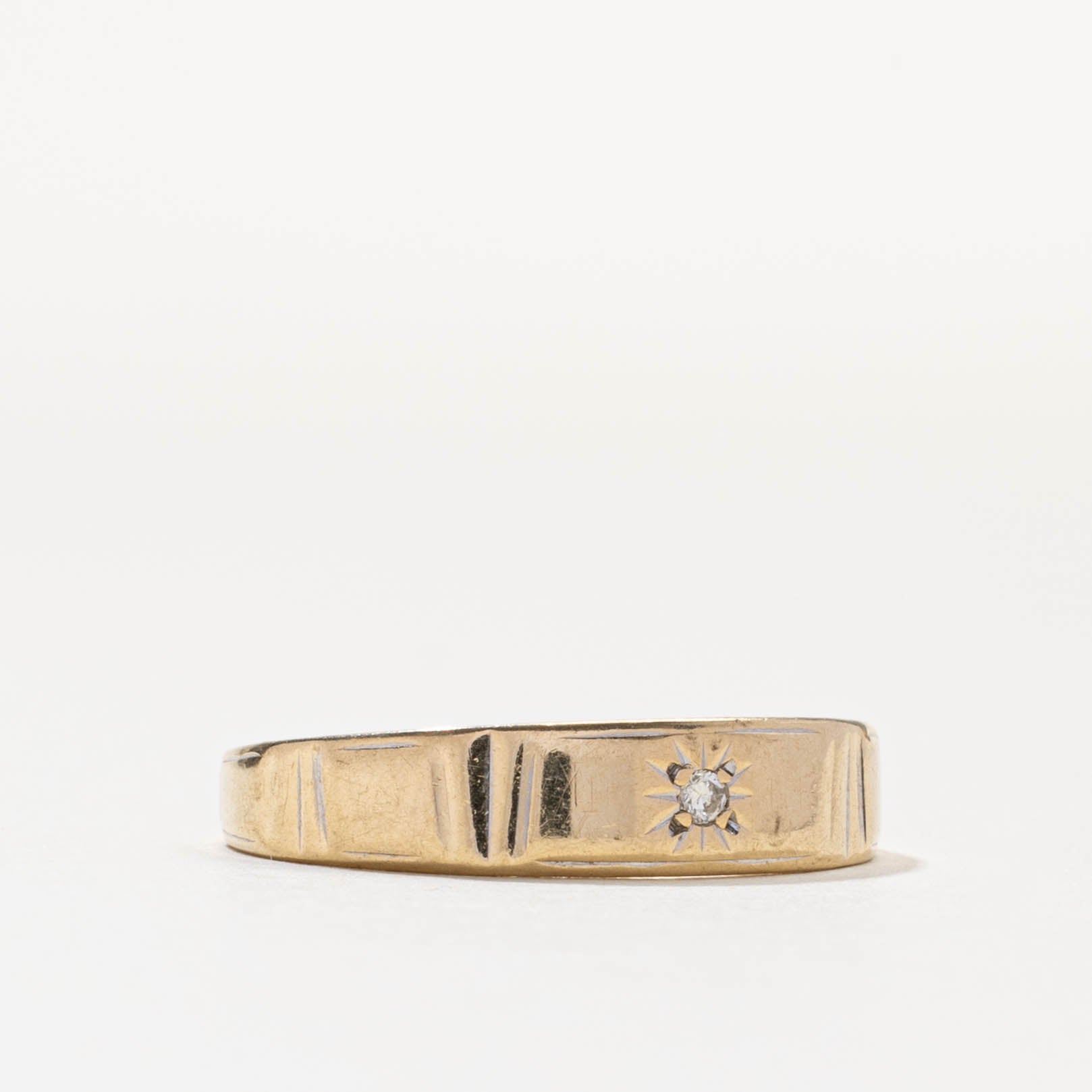10k Star Set Diamond Band | SZ 8.25