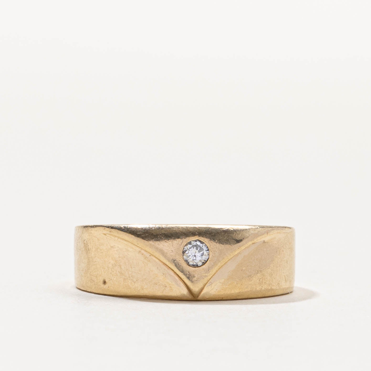 10k Flush Set Diamond Grooved Band | SZ 7.5