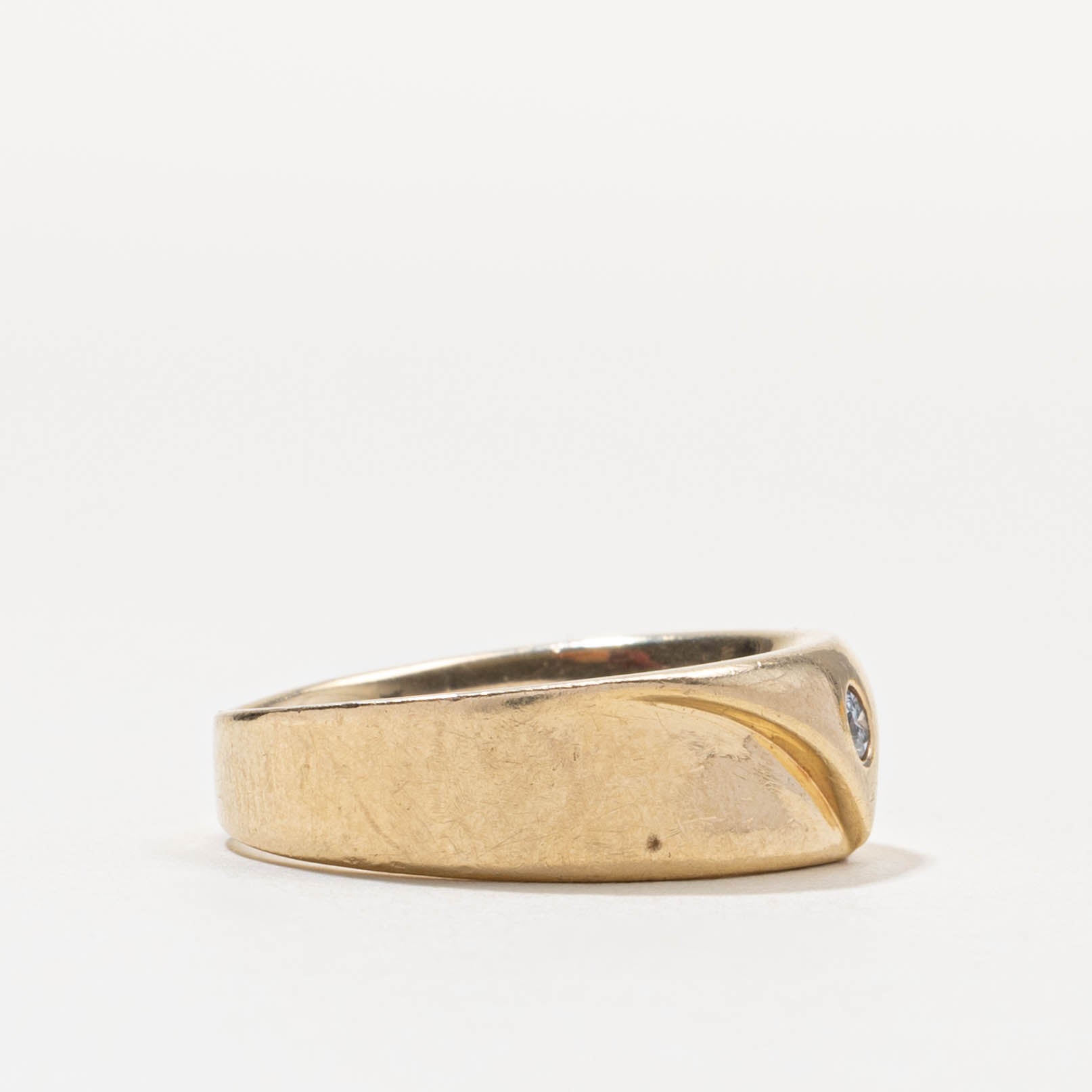 10k Flush Set Diamond Grooved Band | SZ 7.5