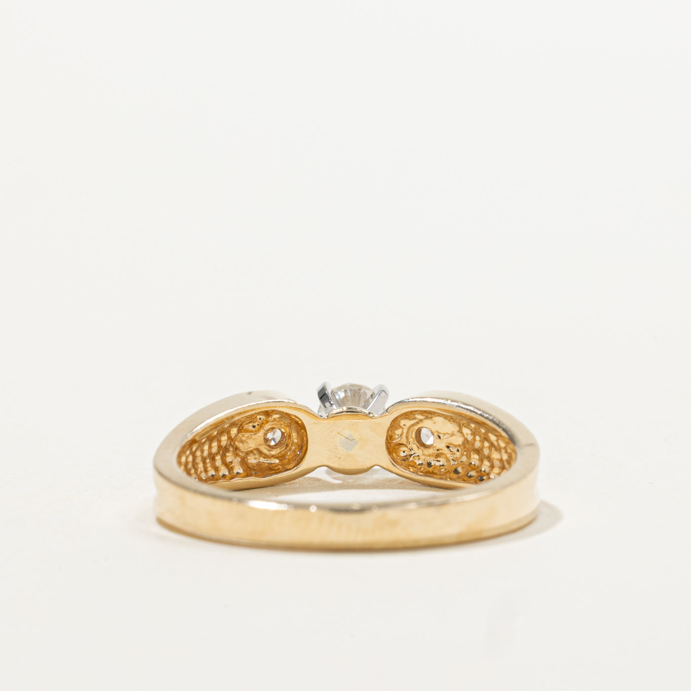 14k Three Stone Diamond Grooved Ring | 0.36ctw | SZ 6.75
