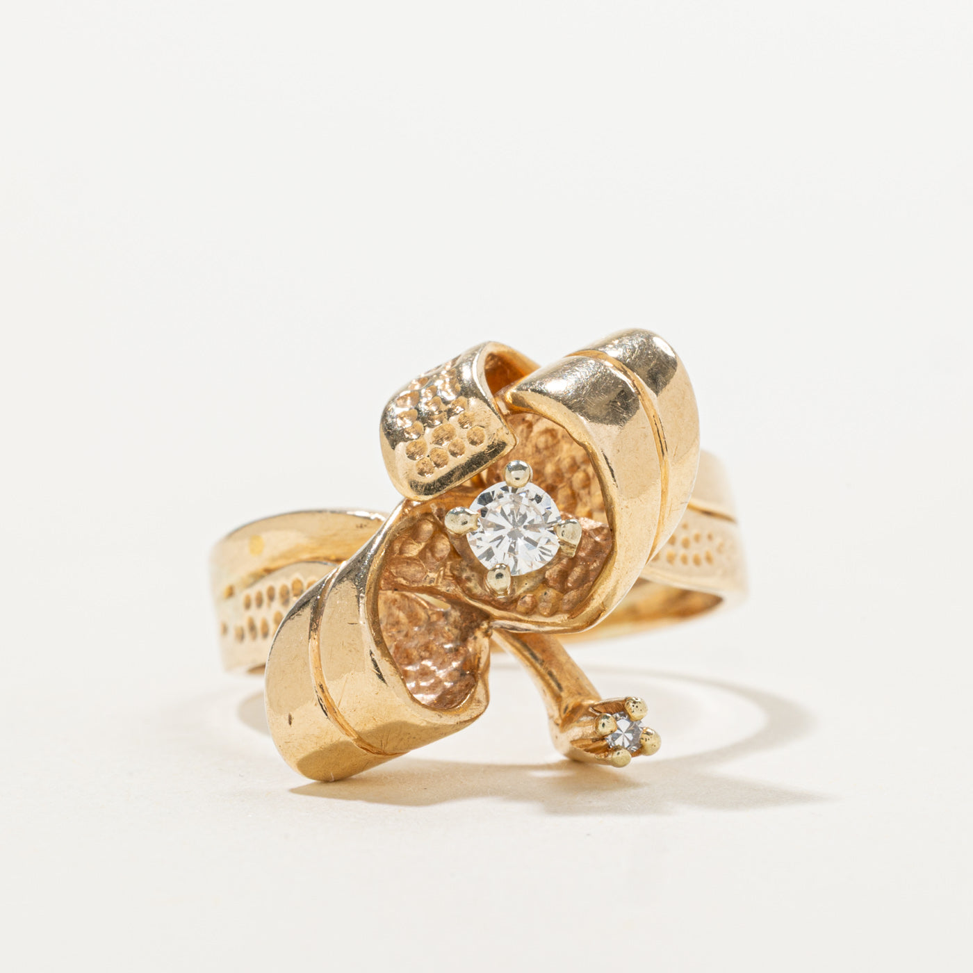 14k Diamond Textured Ribbon Cocktail Ring | 0.18ctw | SZ 8