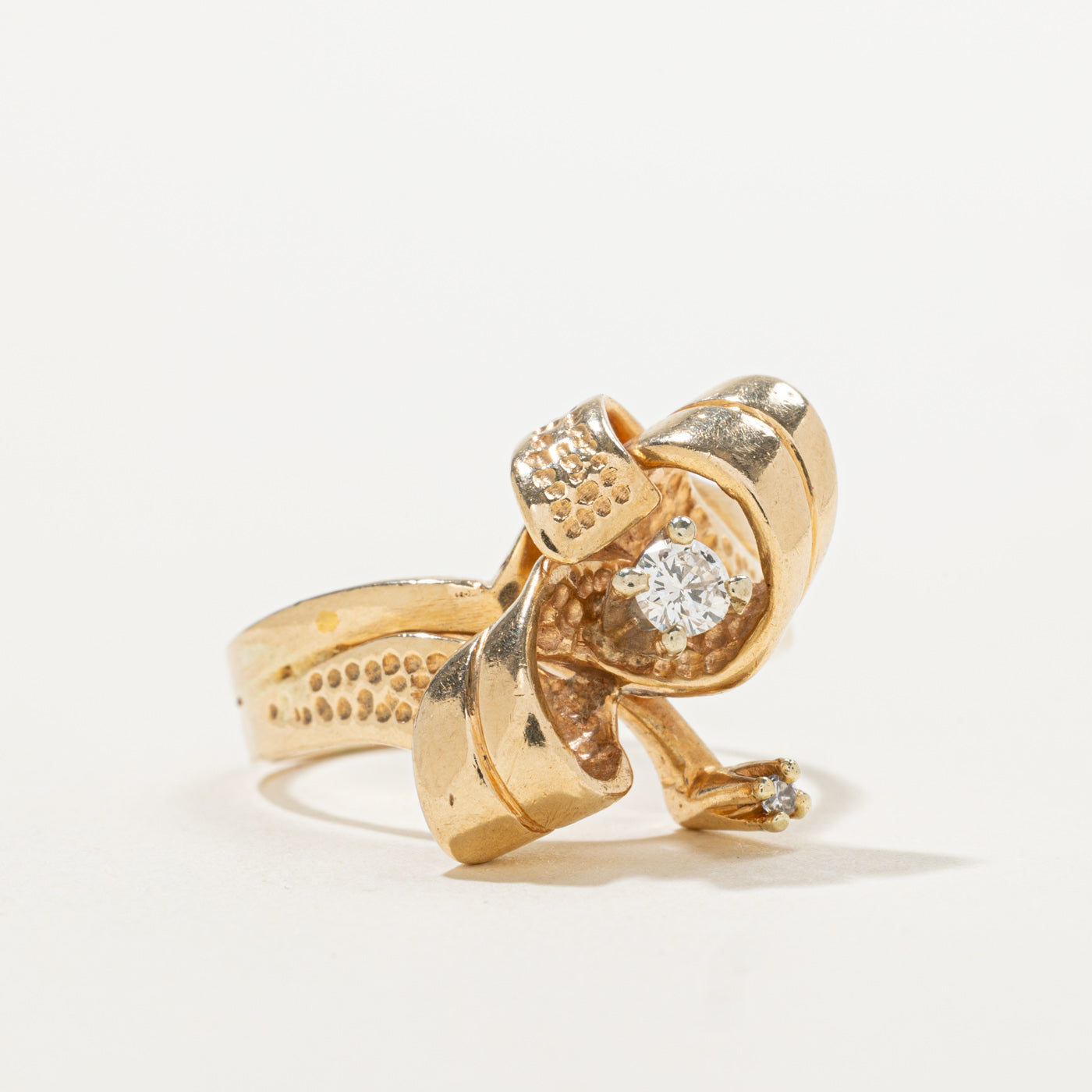 14k Diamond Textured Ribbon Cocktail Ring | 0.18ctw | SZ 8