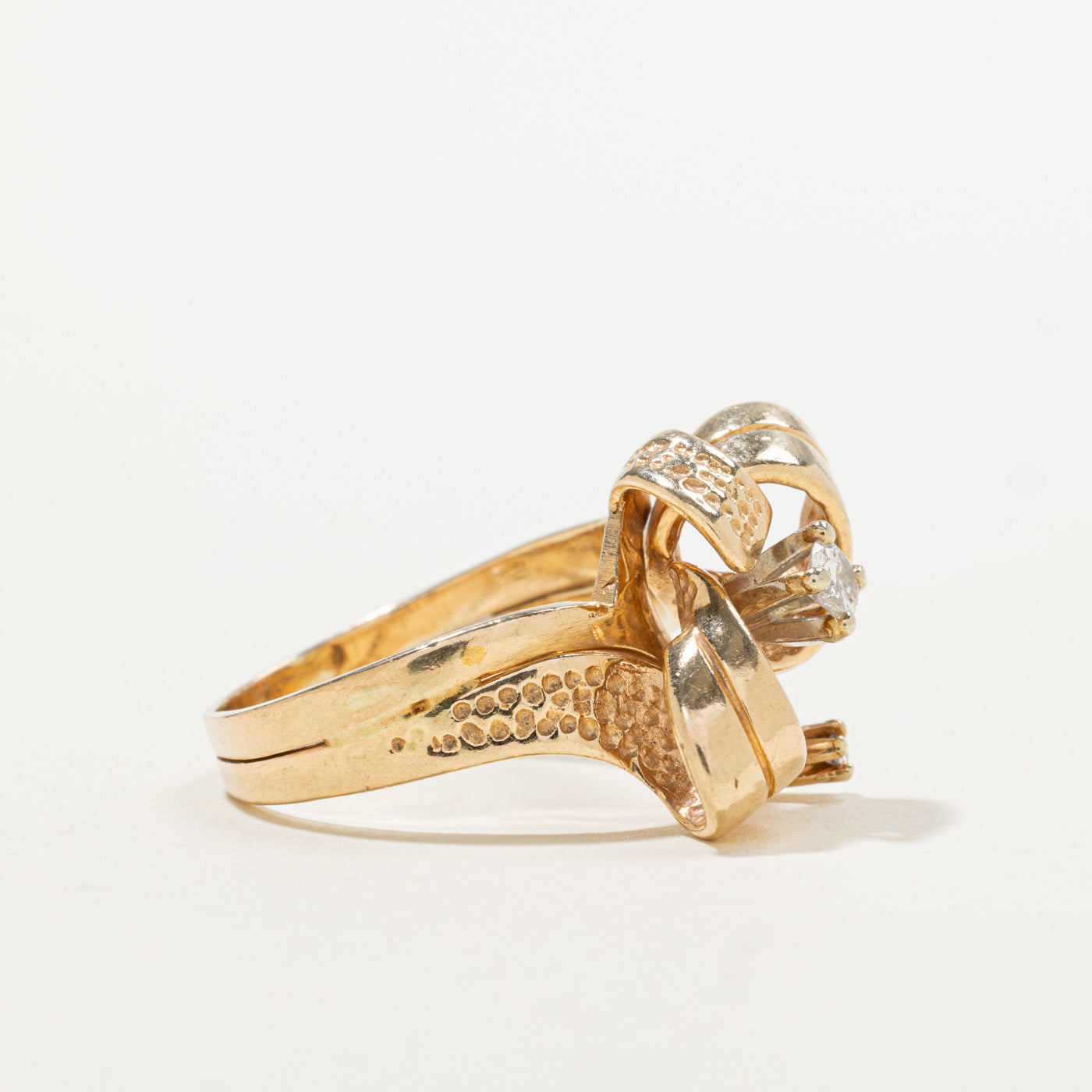 14k Diamond Textured Ribbon Cocktail Ring | 0.18ctw | SZ 8