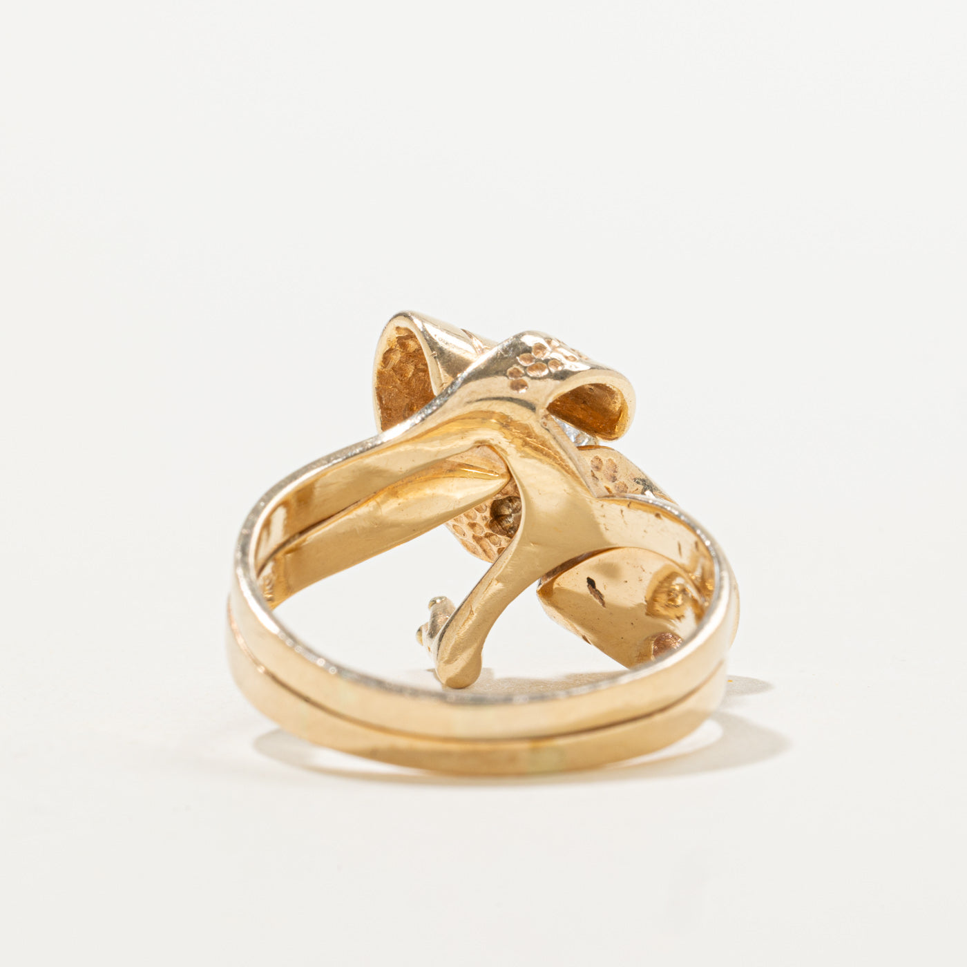 14k Diamond Textured Ribbon Cocktail Ring | 0.18ctw | SZ 8