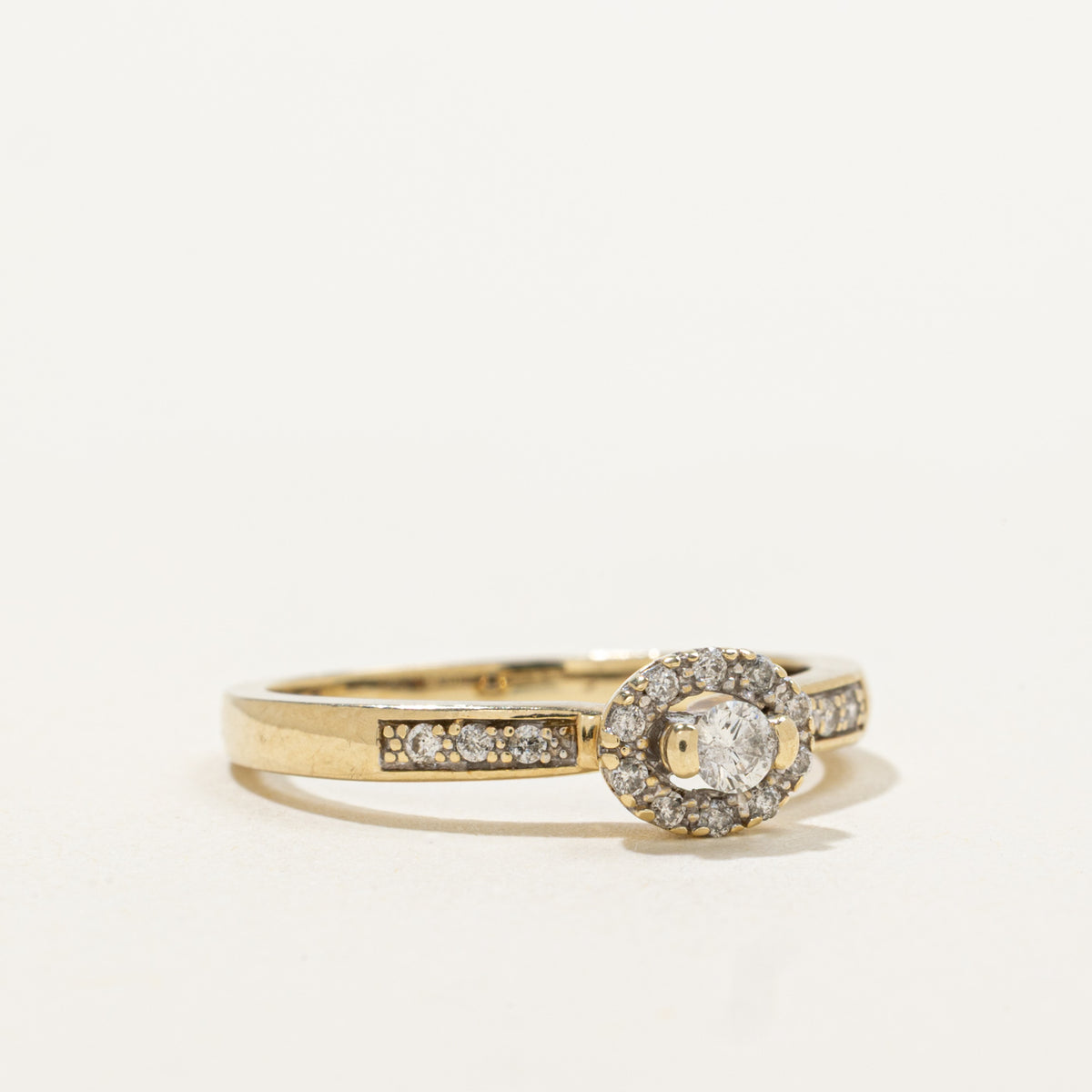 10k Diamond Oval Halo Ring | 0.15ctw | SZ 6