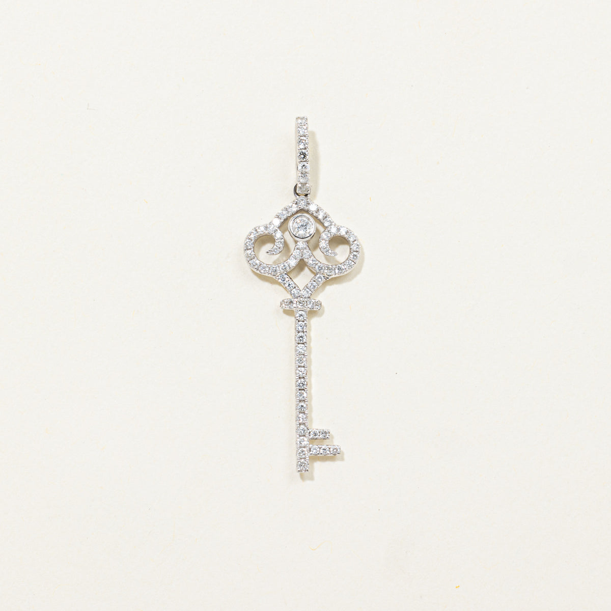 18k Diamond Key Pendant | 0.21ctw