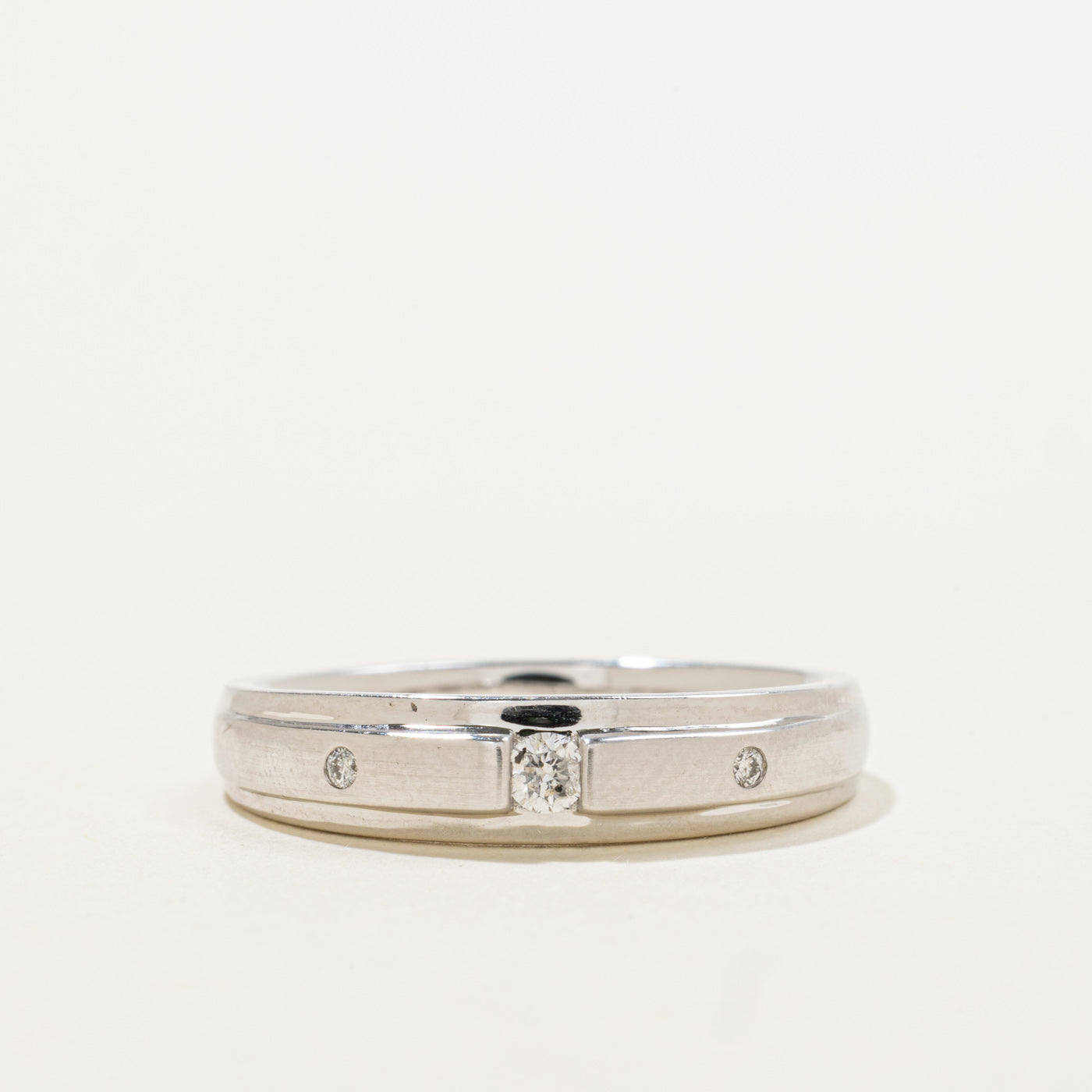 10k Tension Set Diamond Grooved Band | 0.10ctw | 5.10mm | SZ 9.75