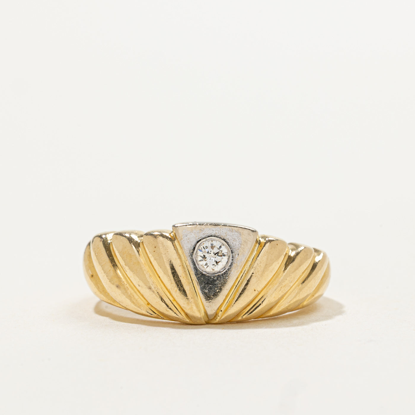 18k Flush Set Diamond Triangle Grooved Ring | 0.10ct | SZ 6