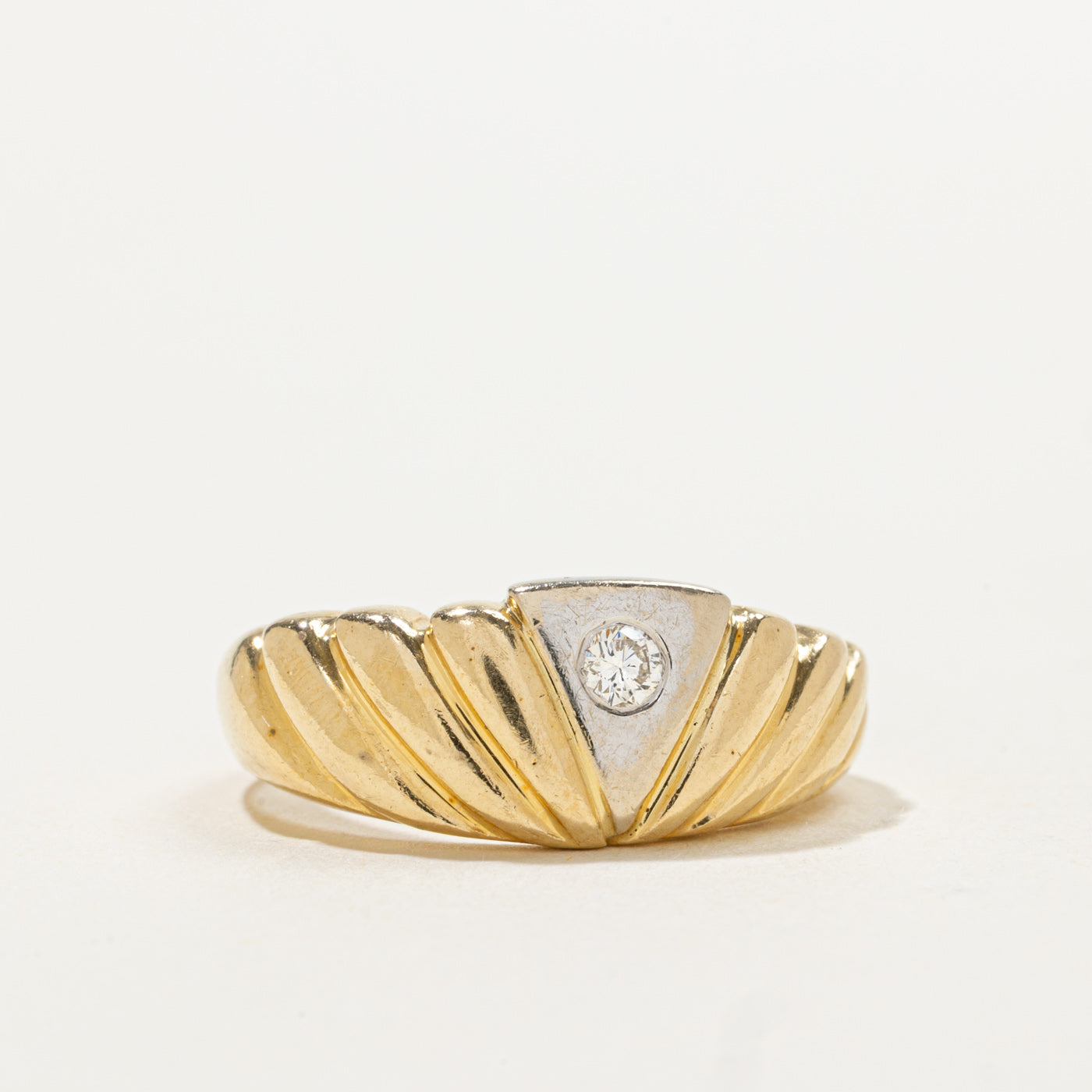 18k Flush Set Diamond Triangle Grooved Ring | 0.10ct | SZ 6