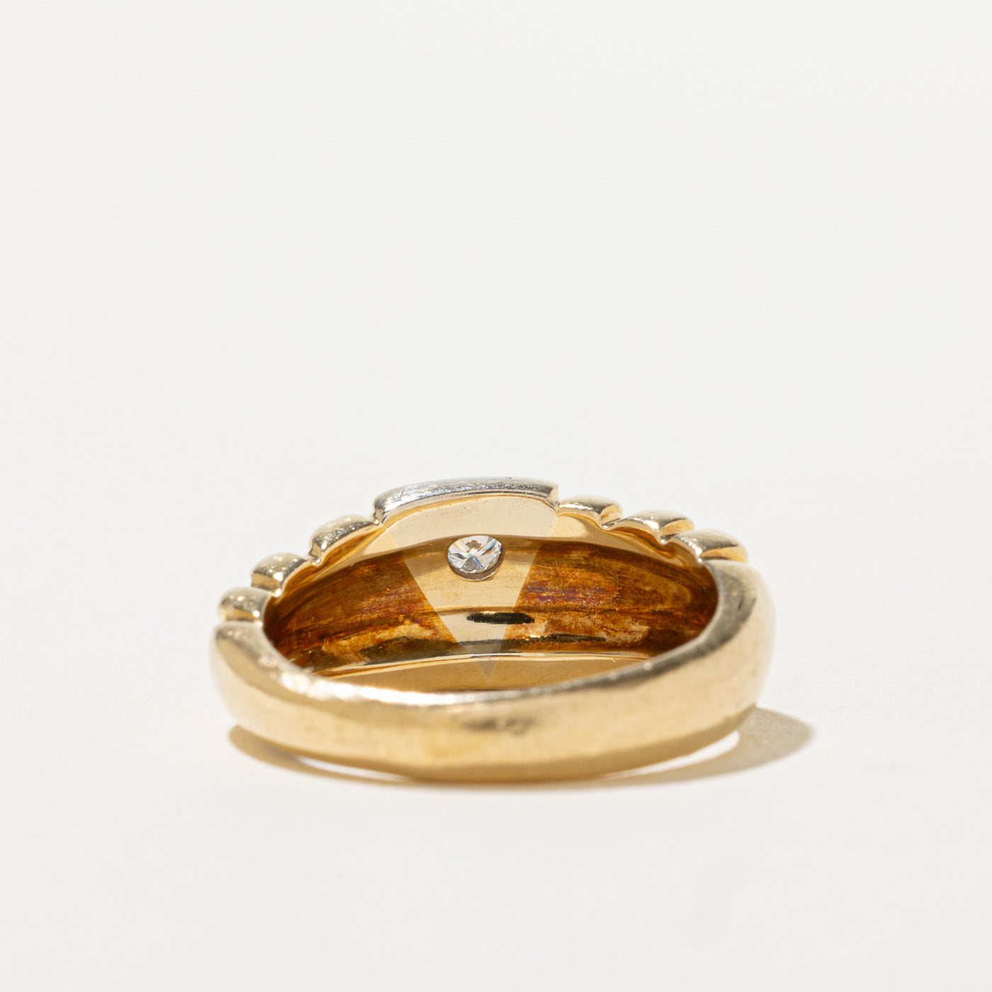 18k Flush Set Diamond Triangle Grooved Ring | 0.10ct | SZ 6