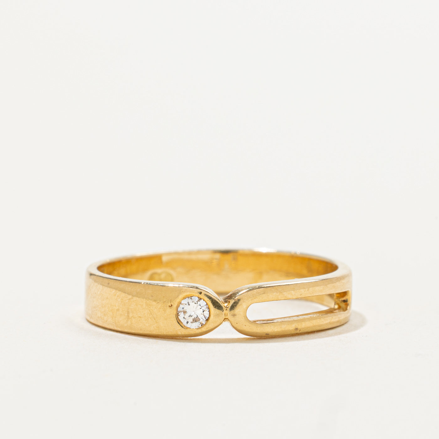 18k Flush Set Diamond Open Shank Band | 0.05ct | 3.75mm | SZ 6.5