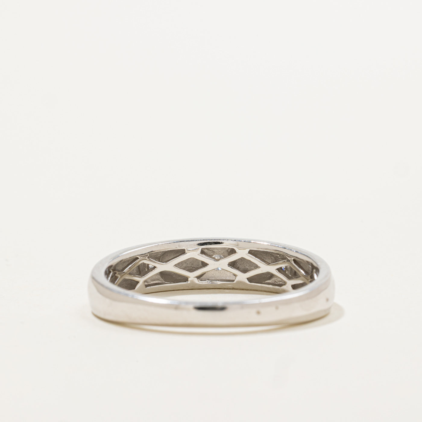 10k Tension Set Diamond Grooved Band | 0.10ctw | 5.10mm | SZ 9.75