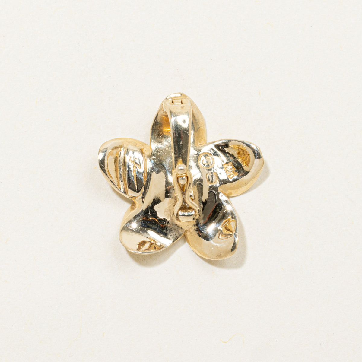 14k Diamond Matte Floral Pendant | 0.03ctw