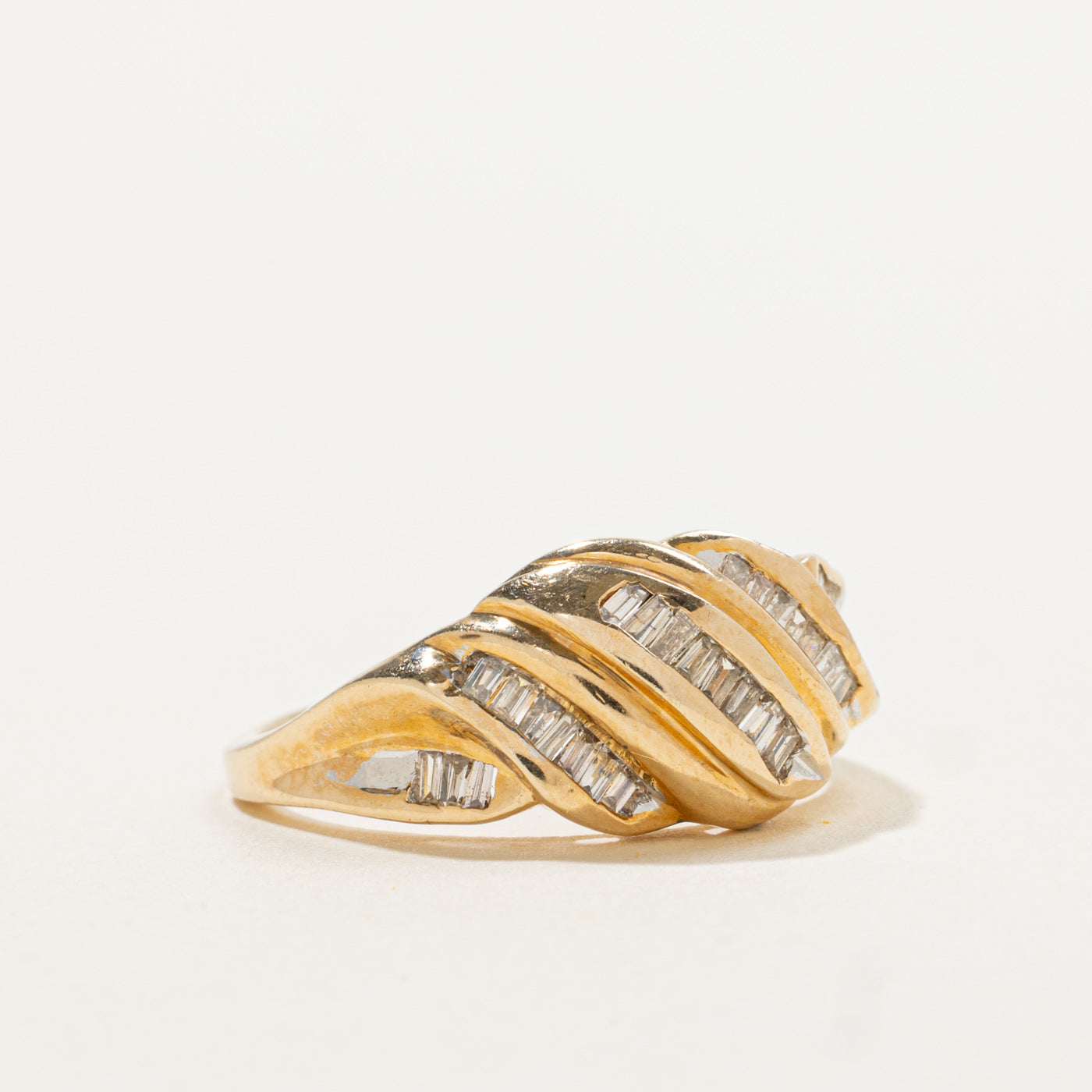 10k Multi Row Diamond Grooved Croissant Ring | 0.20ctw | SZ 7.75