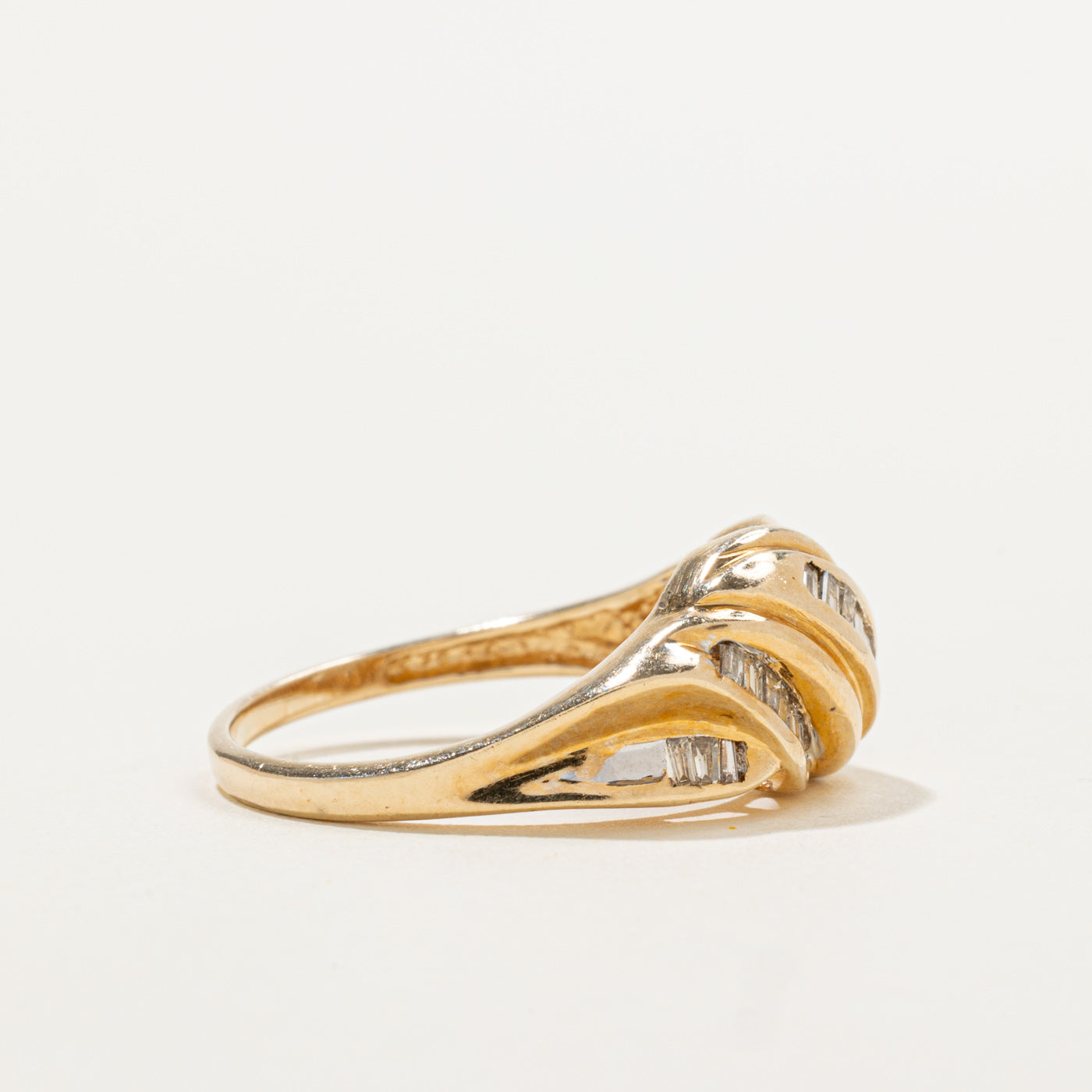 10k Multi Row Diamond Grooved Croissant Ring | 0.20ctw | SZ 7.75