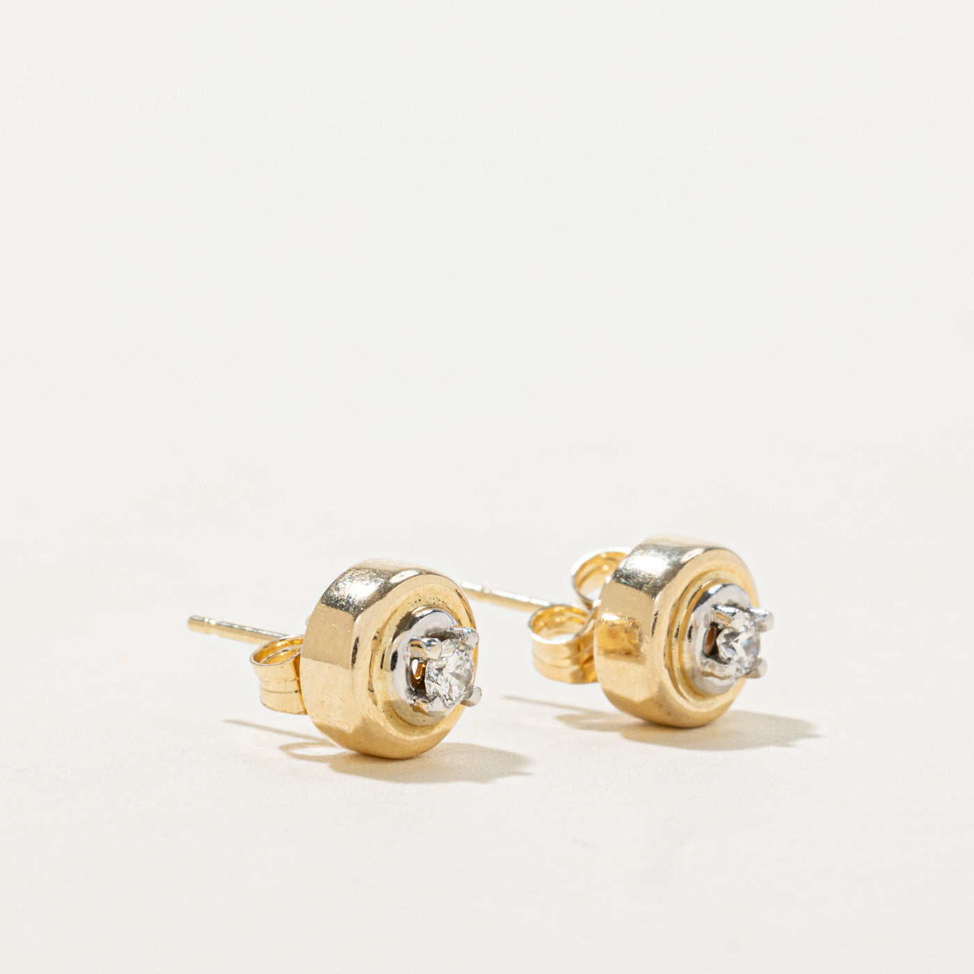 14k Illusion Set Diamond Stud Earrings | 0.12ctw