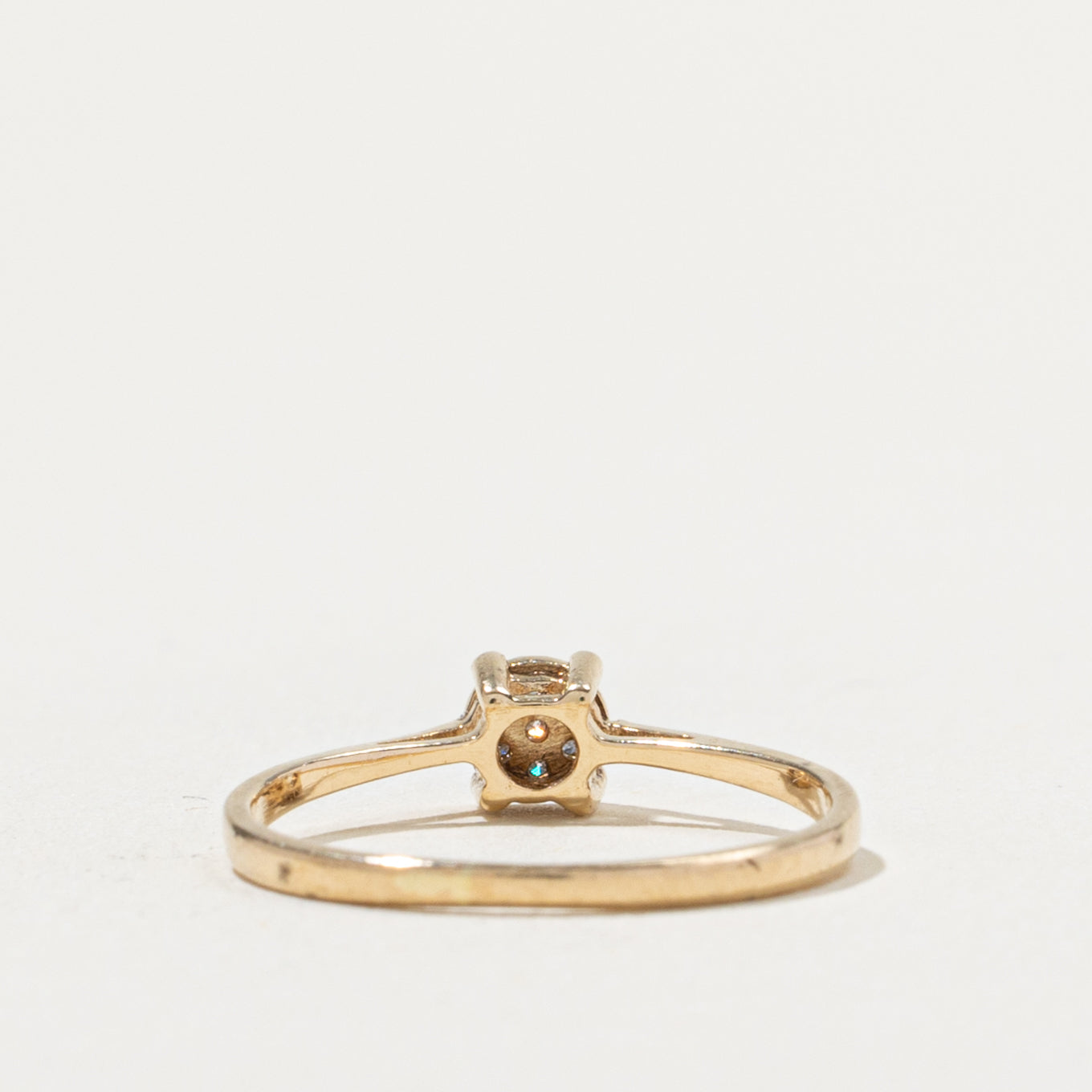 9k Diamond Circle Cluster Ring | SZ 4.5
