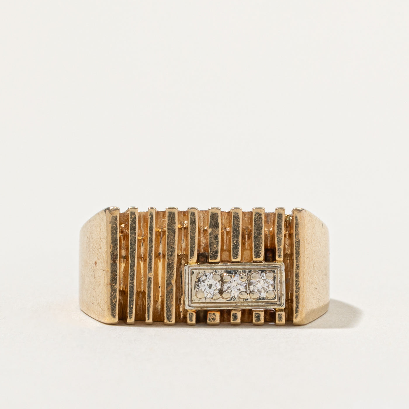 10k Diamond Geometric Fluted Signet Ring | SZ 8.5