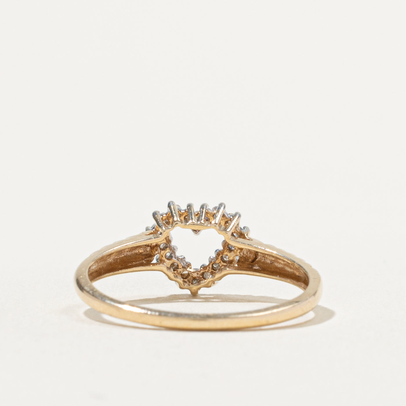 10k Diamond Petal Heart Grooved Ring | SZ 7