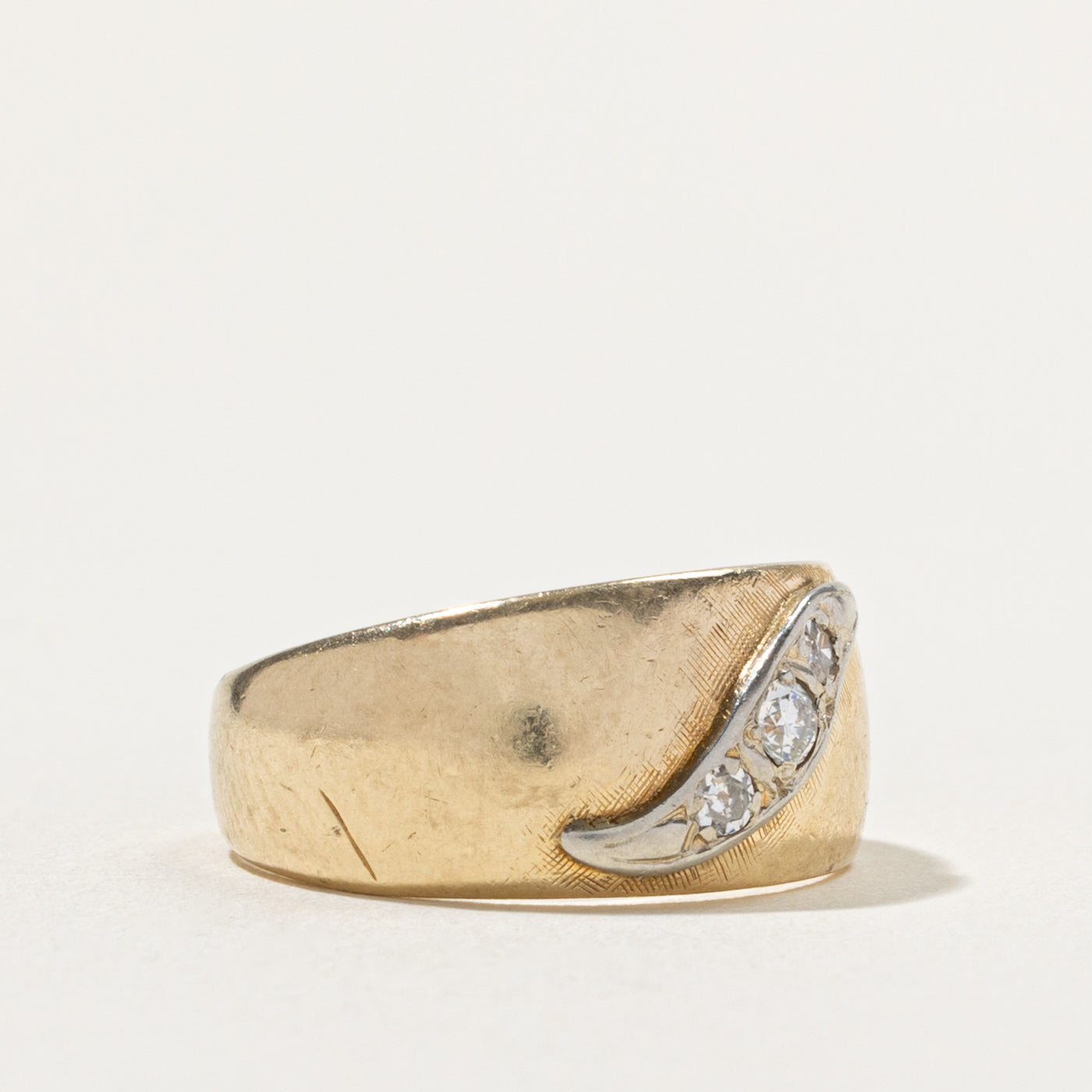 10k Three Stone Diamond Wave Design Band | SZ 7.25