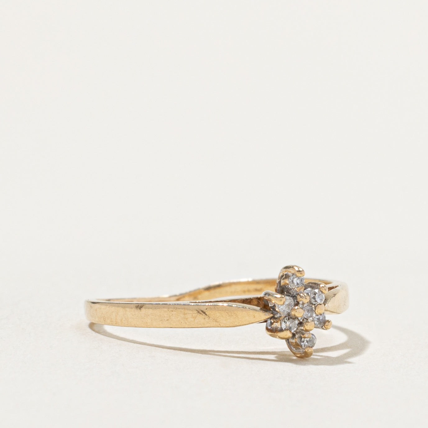 10k Diamond Floral Cluster Ring | SZ 6