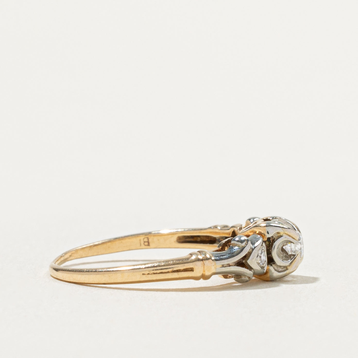 14k Illusion Set Diamond Textured Ring | SZ 4.75