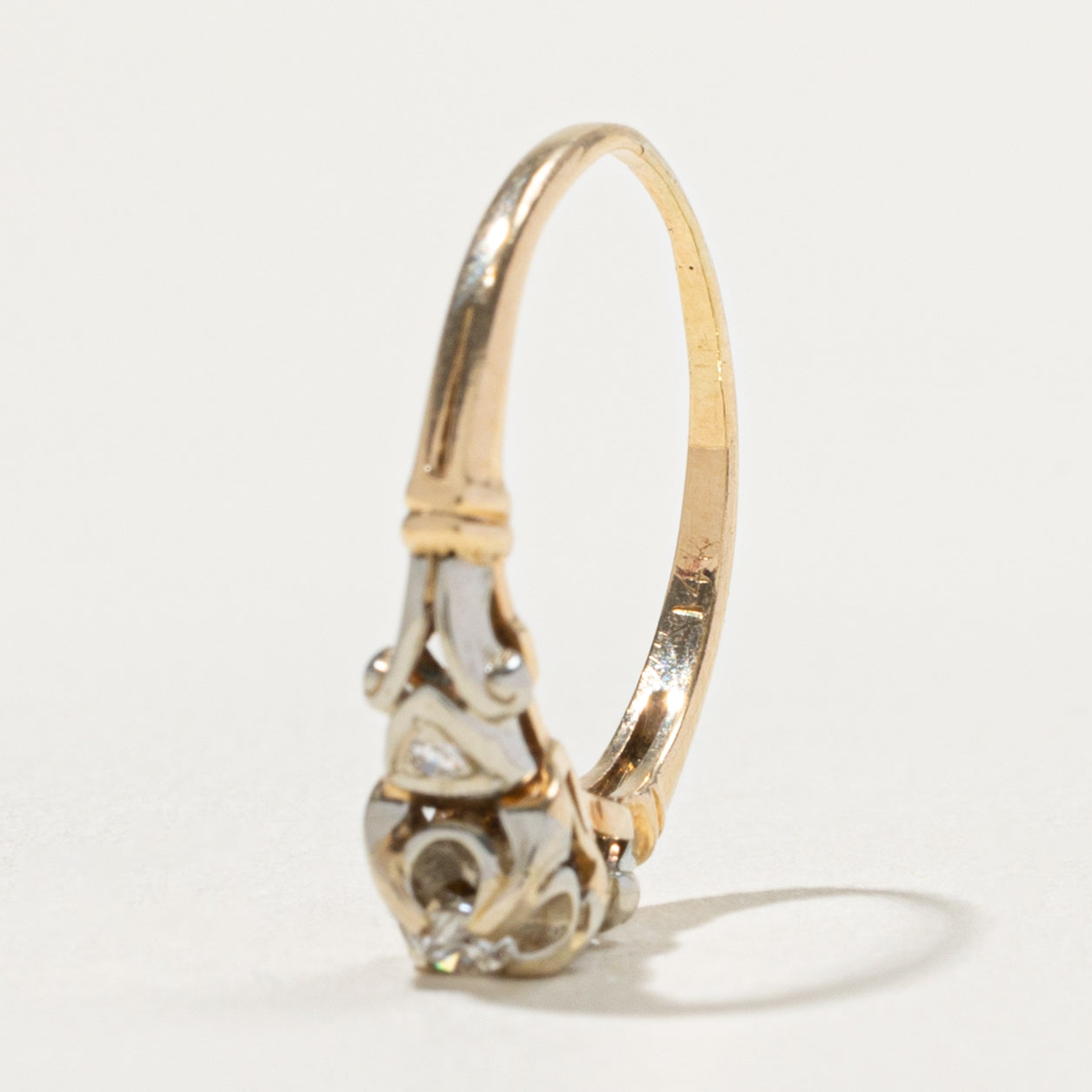 14k Illusion Set Diamond Textured Ring | SZ 4.75