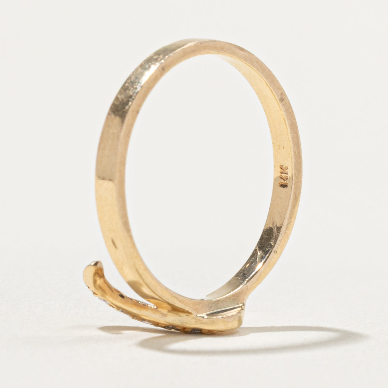 14k Diamond Wave Design Ring | SZ 7.5