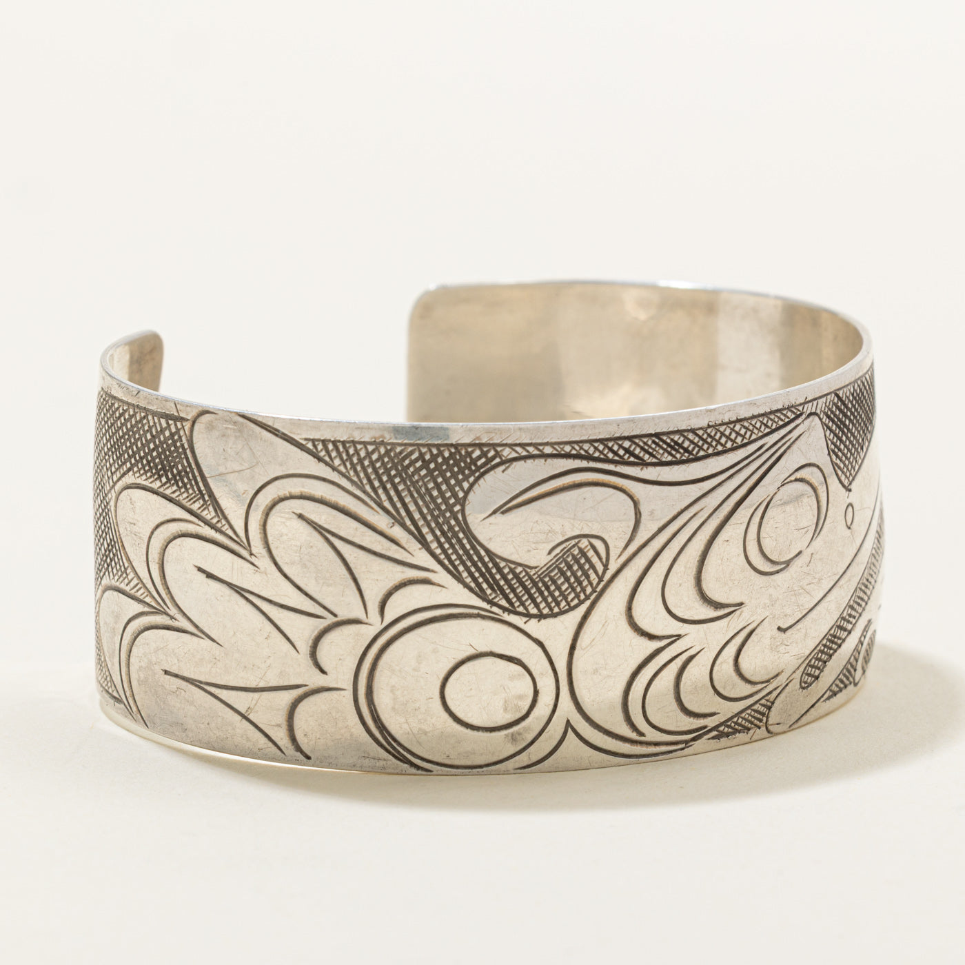 'Stuart Pagaduan' Sterling Silver Indigenous Carved Bird Cuff | 6"