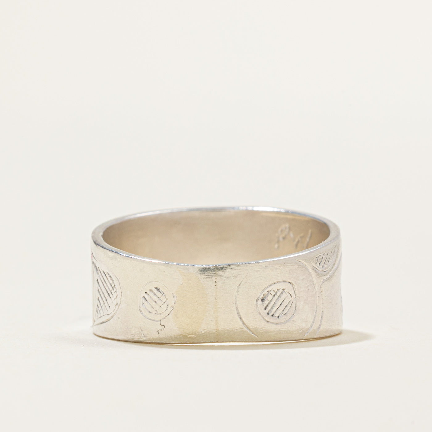 Sterling Silver Indigenous Carved Whale Ring | SZ 6.5
