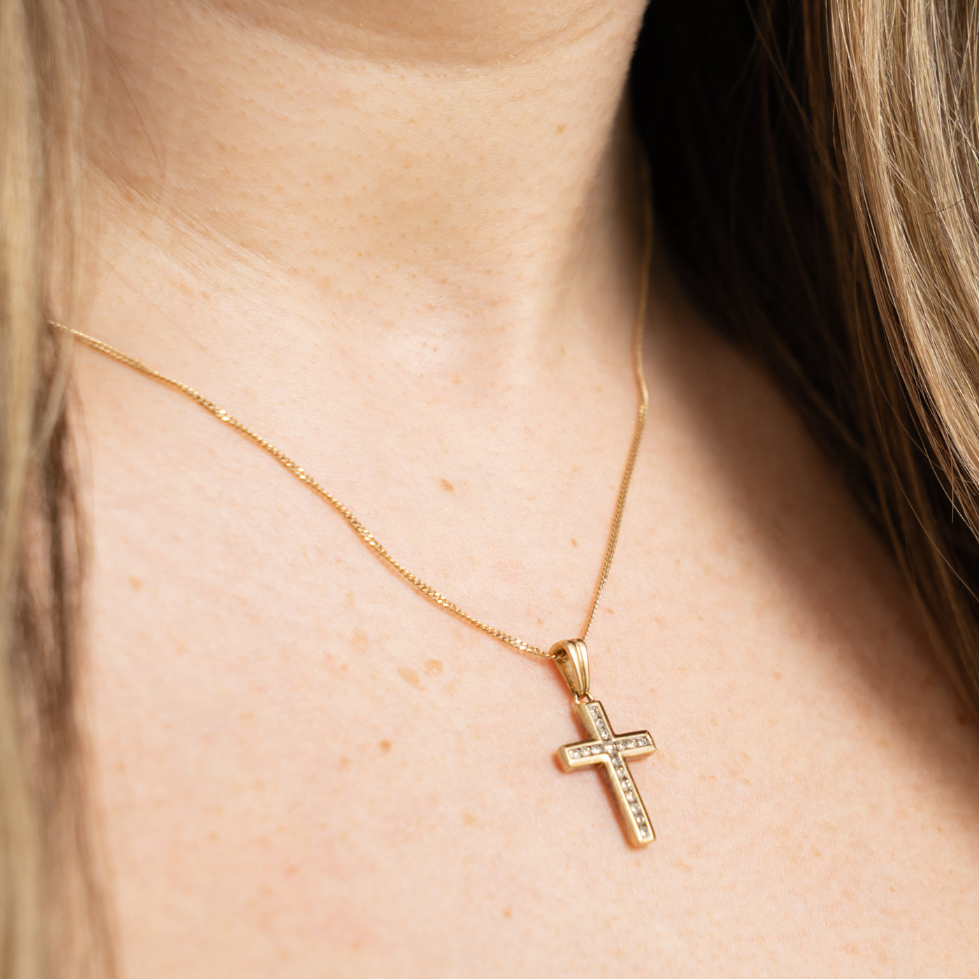 10k Diamond Cross Pendant | 0.10ctw
