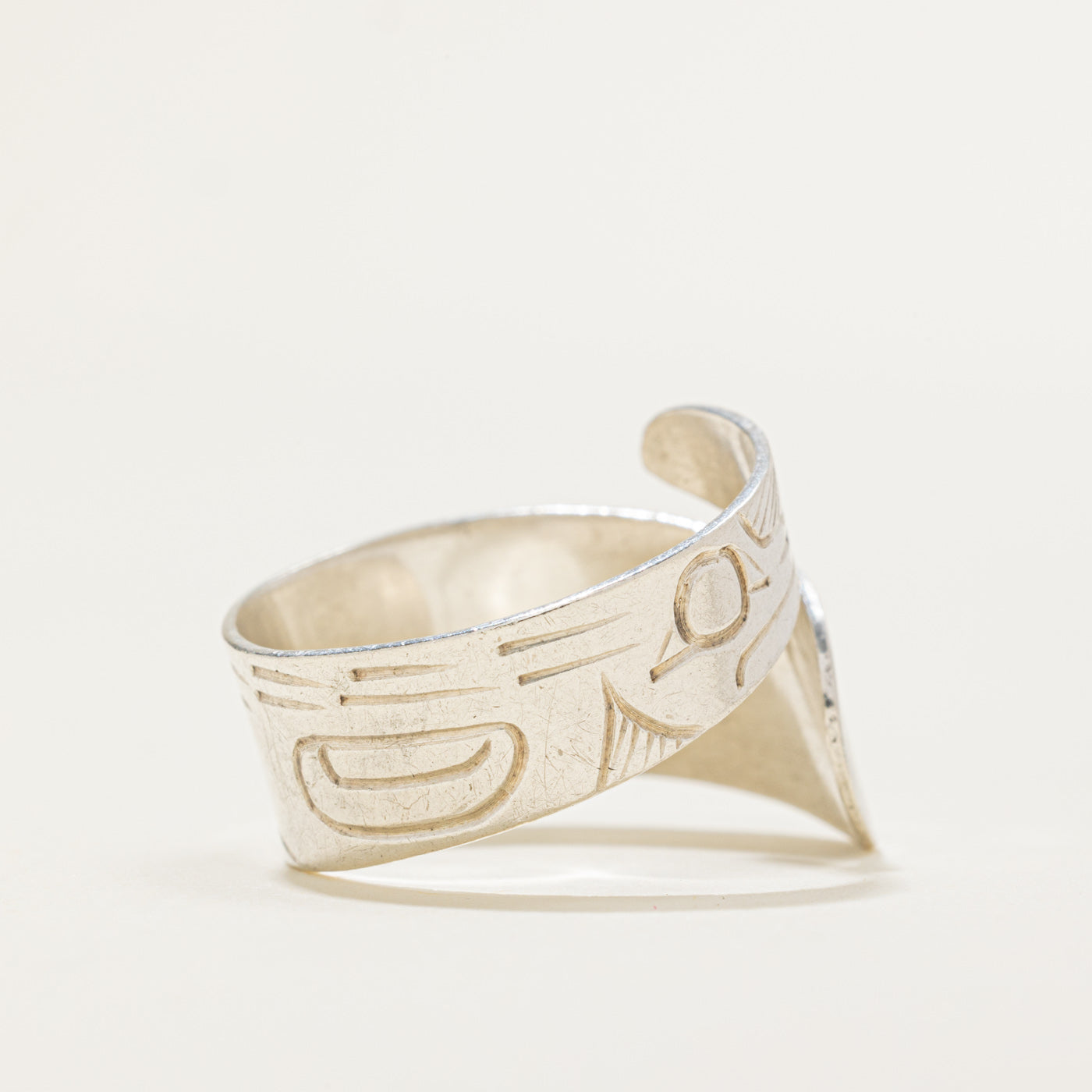 Sterling Silver Indigenous Carved Hummingbird Bypass Ring | SZ 9.0